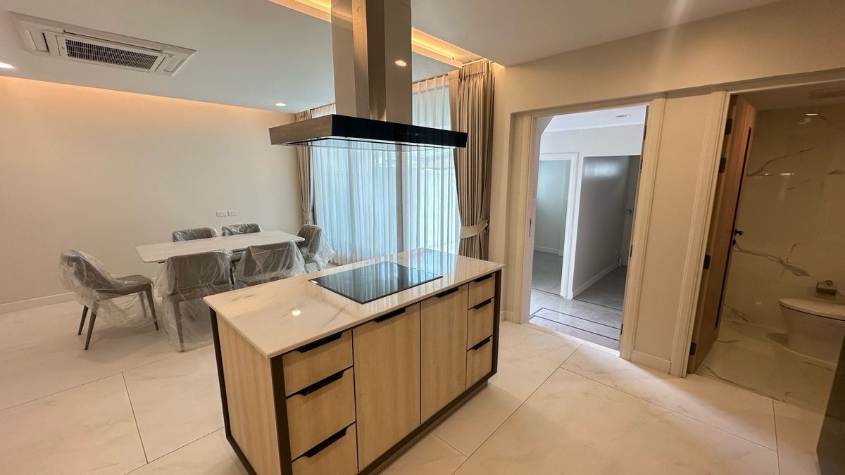 ให้เช่าทาวน์โฮมสุขุมวิท อโศก ทองหล่อ : ให้เช่า ทาวน์เฮ้าส์ 2 ชั้น  พื้นที่ 230 ตารางเมตร ทำเล พร้อมพงษ์ – ทองหล่อ