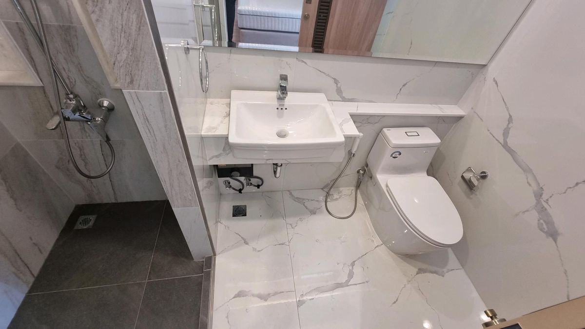 ให้เช่าทาวน์โฮมสุขุมวิท อโศก ทองหล่อ : ให้เช่า ทาวน์เฮ้าส์ 2 ชั้น ยูนิตมุม พื้นที่ 230 ตารางเมตร ทำเล พร้อมพงษ์ – ทองหล่อ