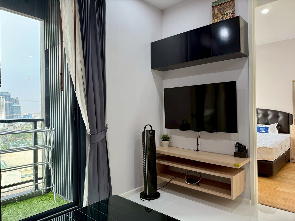 For RentCondoLadprao, Central Ladprao : (For Rent) M Ladprao, near BTS, Lat Phrao Intersection and MRT Phahonyothin