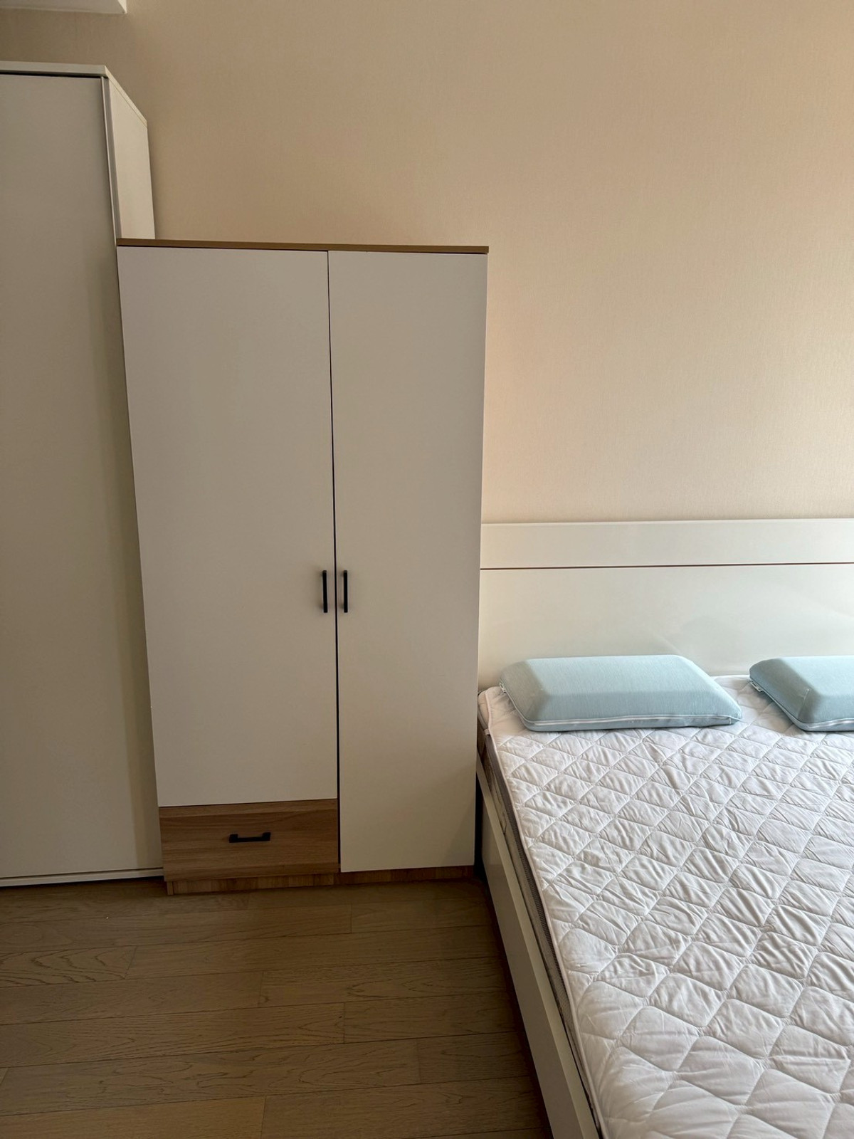 For RentCondoSukhumvit, Asoke, Thonglor : (For Rent)  1 Bed 1 Bath 34 Sqm. Fully furnished - READY TO MOVE IN ㅡ Next to 🚆20 meters from MRT Sukhumvit