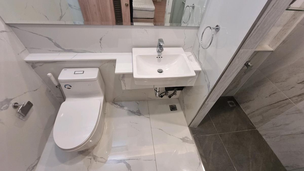 ให้เช่าทาวน์โฮมสุขุมวิท อโศก ทองหล่อ : ให้เช่า ทาวน์เฮ้าส์ 2 ชั้น ยูนิตมุม พื้นที่ 230 ตารางเมตร ทำเล พร้อมพงษ์ – ทองหล่อ