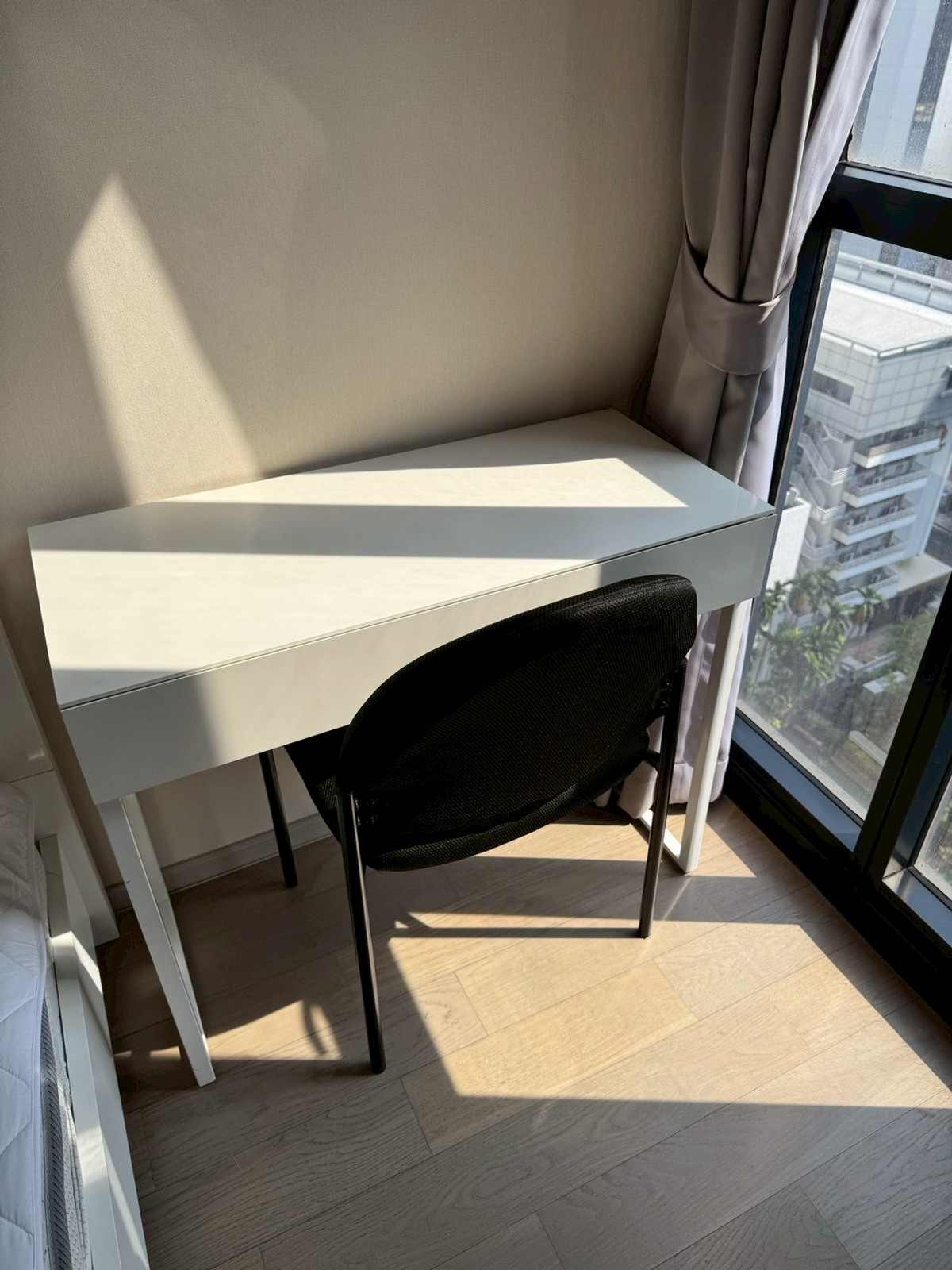 For RentCondoSukhumvit, Asoke, Thonglor : (For Rent)  1 Bed 1 Bath 34 Sqm. Fully furnished - READY TO MOVE IN ㅡ Next to 🚆20 meters from MRT Sukhumvit