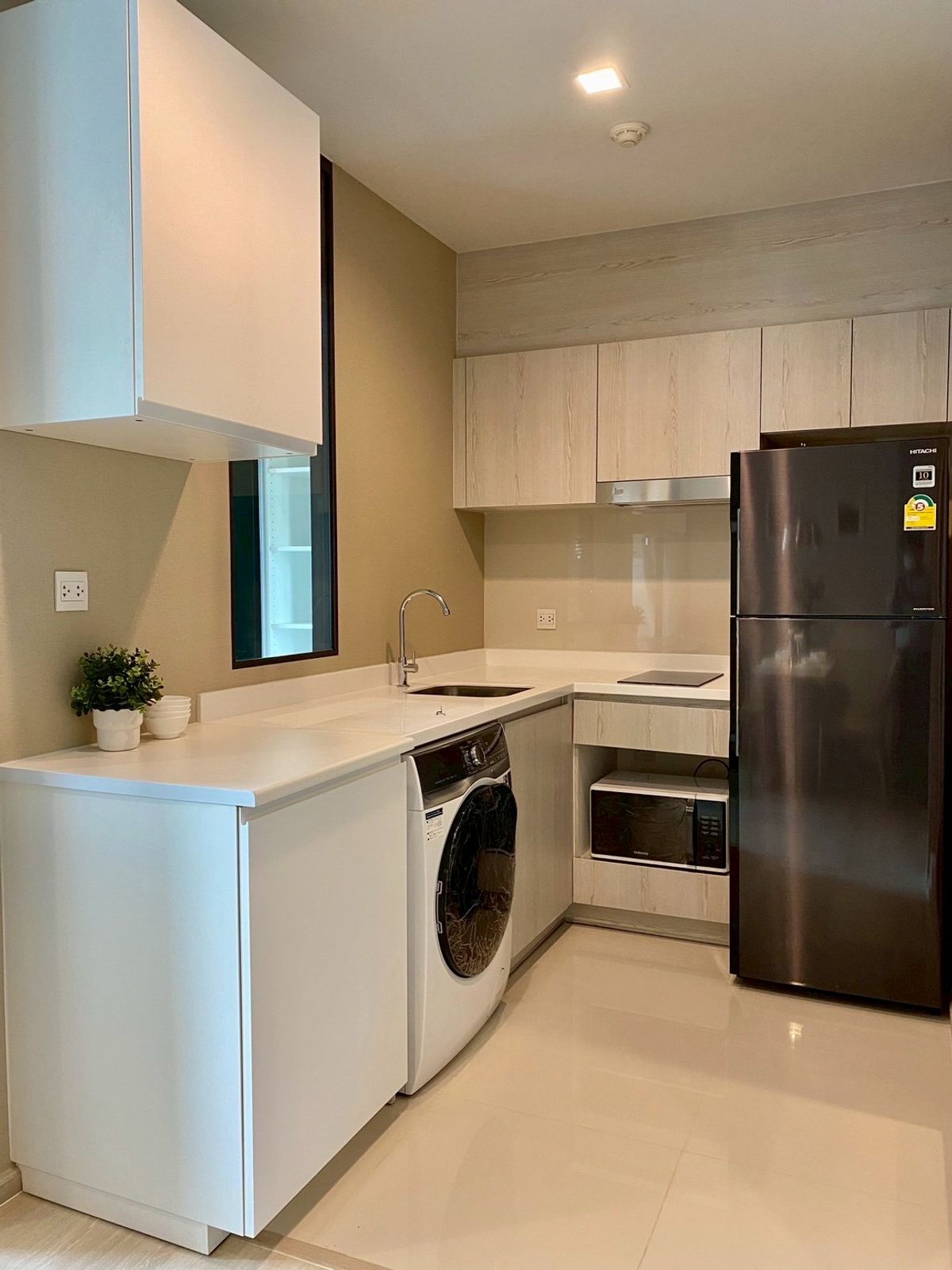 For RentCondoWitthayu, Chidlom, Langsuan, Ploenchit : Life One Wireless Condo for rent, 27,000baht, 1bedroom, 35sqm, BTS Ploenchit, BTS Chidlom, near Witthayu, Chidlom, Ploenchit, Sukhumvit, Rama 9, Ratchada, Sathorn, Silom, Chula, Siam, CentralWorld, Central Embassy, Central Chidlom, Bumrungrad, Mater Dei
