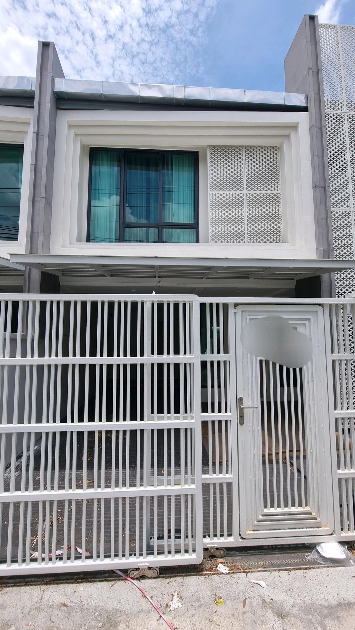 ให้เช่าทาวน์โฮมสุขุมวิท อโศก ทองหล่อ : ให้เช่า ทาวน์เฮ้าส์ 2 ชั้น ยูนิตมุม พื้นที่ 230 ตารางเมตร ทำเล พร้อมพงษ์ – ทองหล่อ