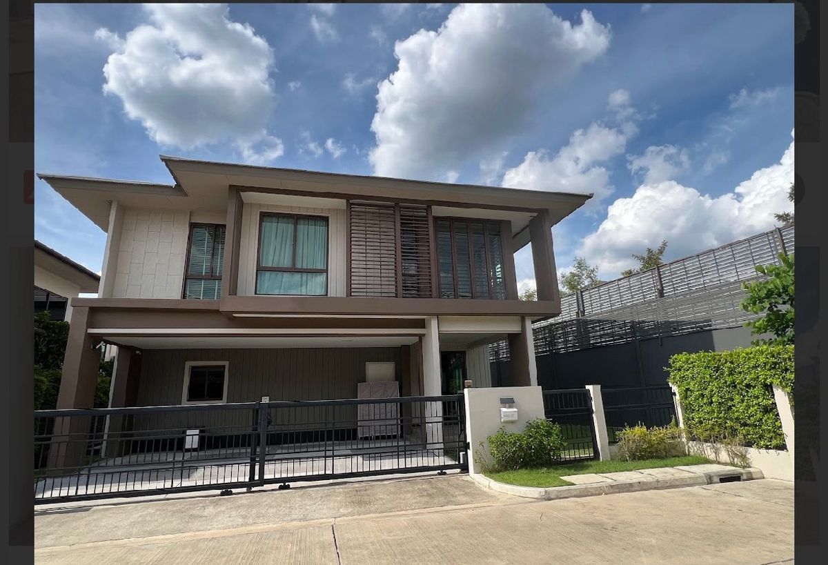 For RentHousePattanakan, Srinakarin : Ⓜ️ให้เช่า&ขาย Burasiri Krungthep Kreetha
(🐶รับสัตว์เลี้ยง pet friendly 🐶)

- 4 ห้องนอน 
- 4 ห้องน้ำ
✅พื้นที่ใช้สอย 238 ตารางเมตร
บนที่ดิน 68.5 ตารางวา
จอดรถได้ 3 คัน (มี EV charger)