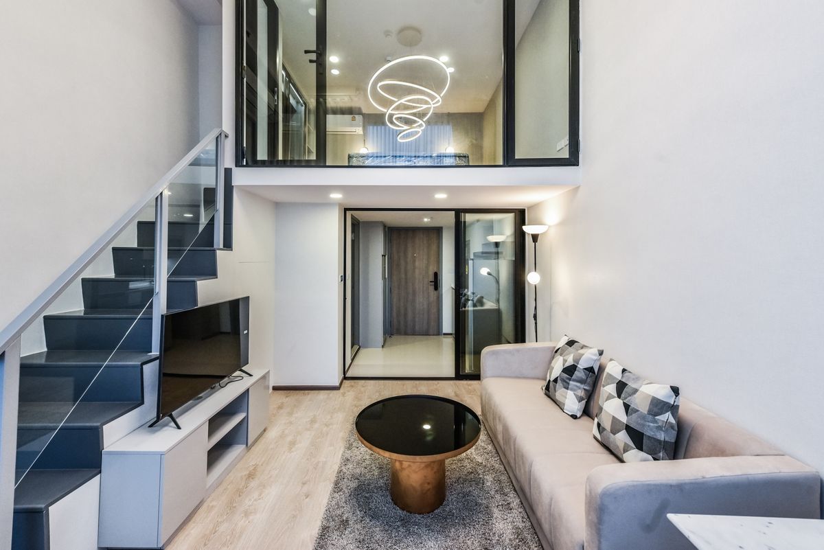 For RentCondoRatchadapisek, Huaikwang, Suttisan : Loft Unit, High floor, nice decoration, Best facility in Ratchadapisek