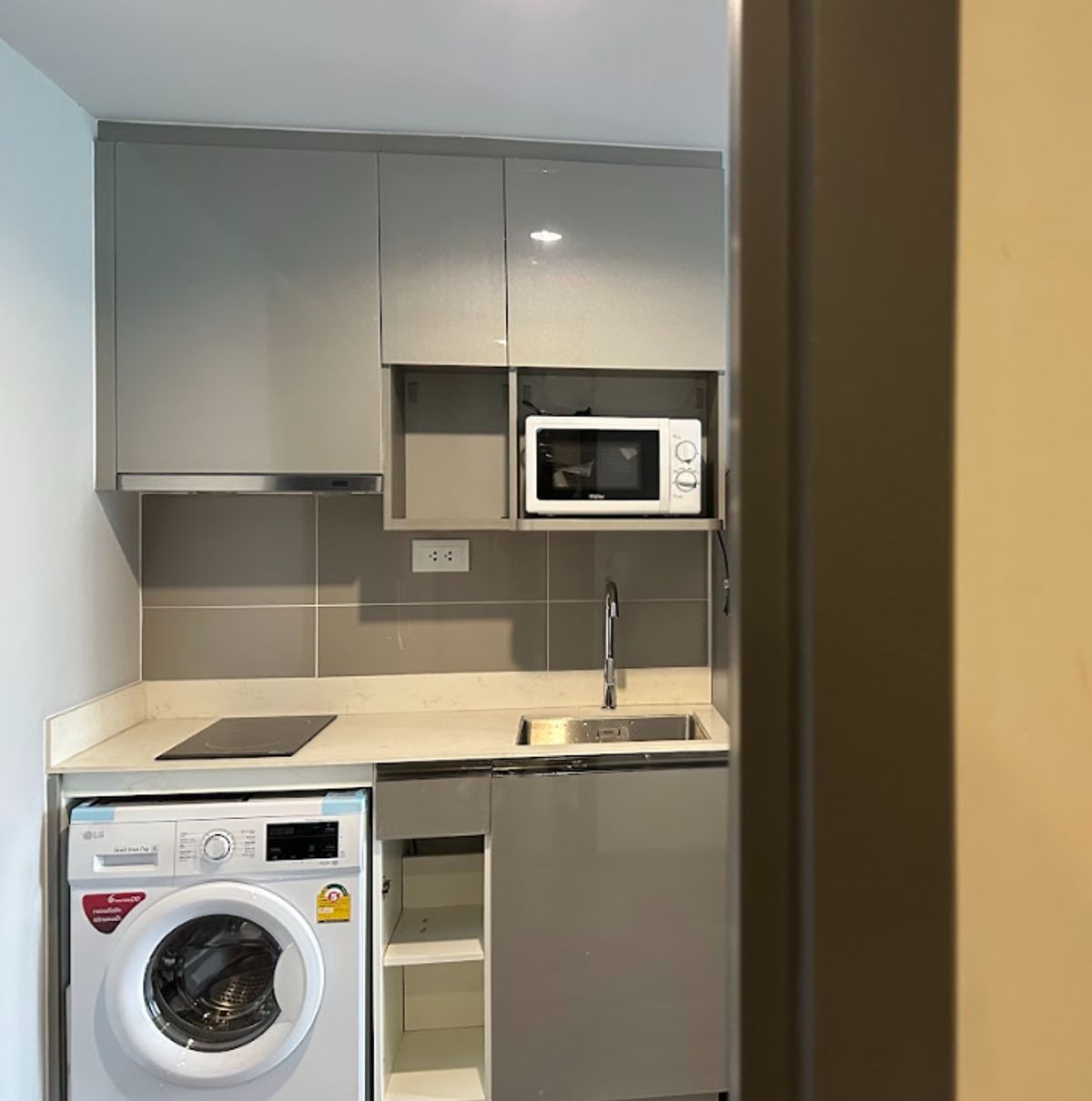 ให้เช่าคอนโดสุขุมวิท อโศก ทองหล่อ : Ideo Mobi Sukhumvit 40  2 bedroom-2 bathroom for rent!