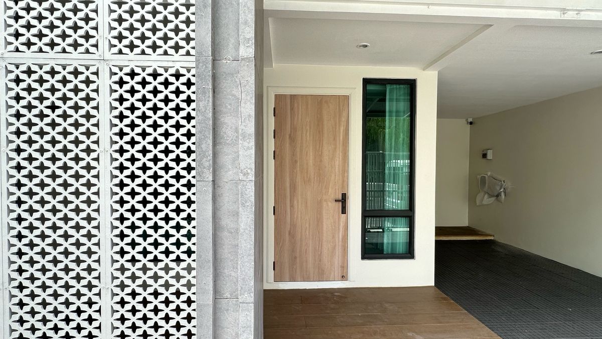 ให้เช่าทาวน์โฮมสุขุมวิท อโศก ทองหล่อ : ให้เช่า ทาวน์เฮ้าส์ 2 ชั้น  พื้นที่ 230 ตารางเมตร ทำเล พร้อมพงษ์ – ทองหล่อ