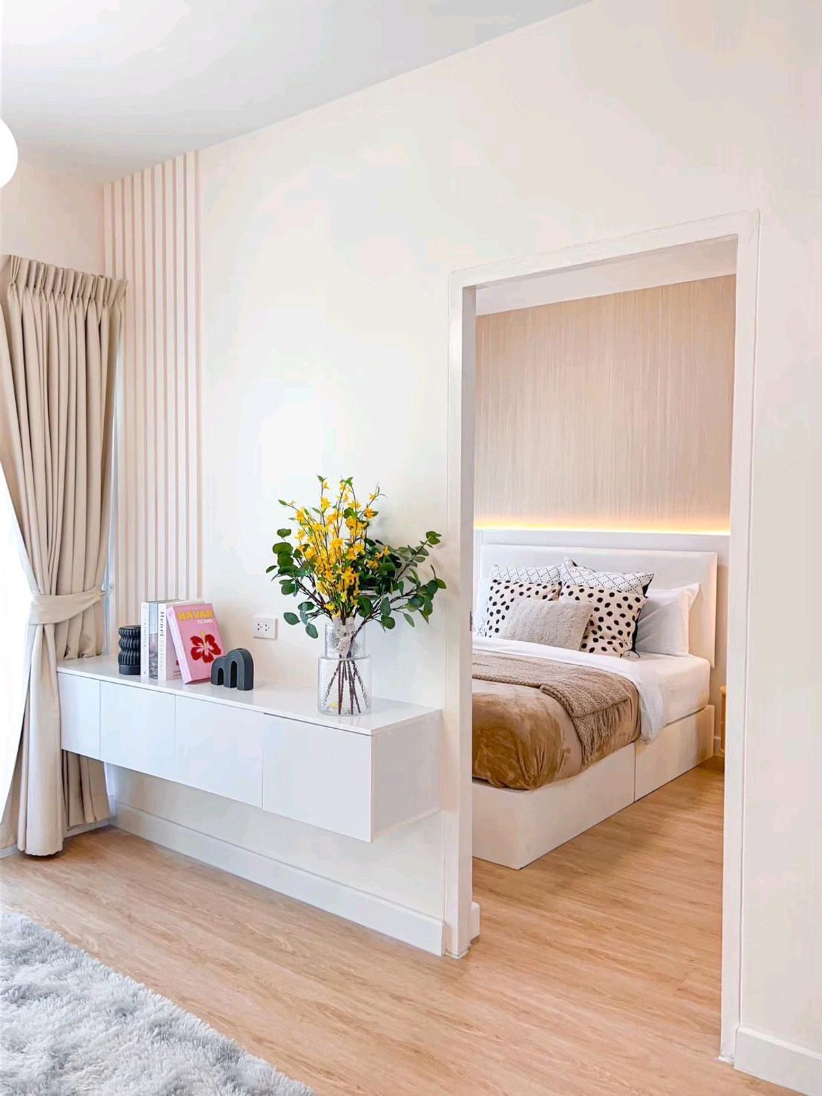 For SaleCondoRama9, Petchburi, RCA : Condo near the electric train can walk 2 large, 1, in the heart of Rama 9, near MRT, only 750 meters.