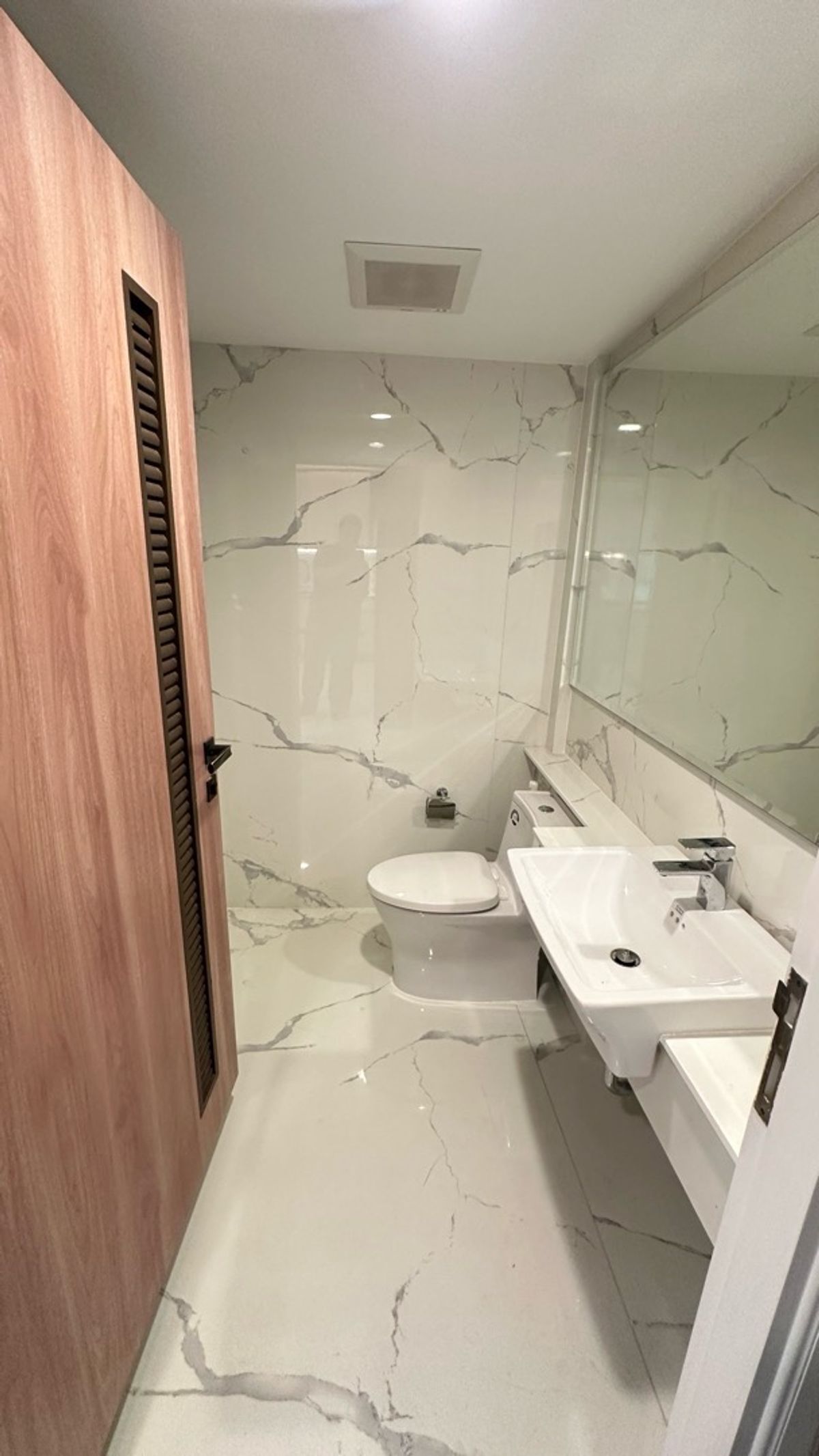 ให้เช่าทาวน์โฮมสุขุมวิท อโศก ทองหล่อ : ให้เช่า ทาวน์เฮ้าส์ 2 ชั้น  พื้นที่ 230 ตารางเมตร ทำเล พร้อมพงษ์ – ทองหล่อ