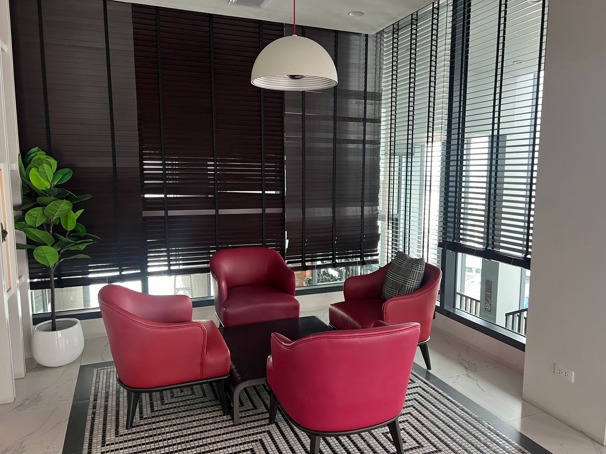 ขายคอนโดบางซื่อ วงศ์สว่าง เตาปูน : ขาย แชปเตอร์วัน ชายน์ บางโพ ห้องสวย วิวดี เดินทางสะดวก มีพื้นที่เยอะ อยู่สบาย สิ่งอำนวยความสะดวกครบเดินทางสะดวก มี 7-11 อยู่ใกล้ MRT บางโพ / รพ. บางโพเพียง 600 เมตร