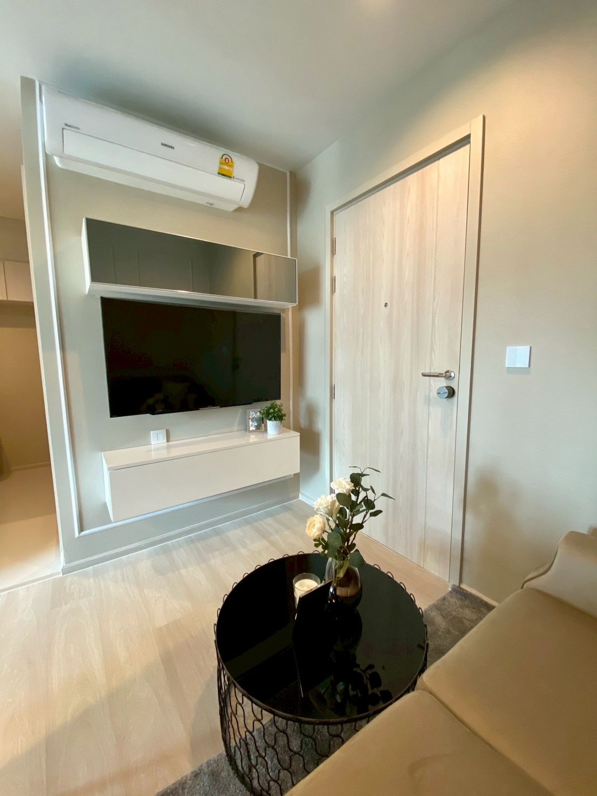 For RentCondoWitthayu, Chidlom, Langsuan, Ploenchit : Life One Wireless Condo for rent, 27,000baht, 1bedroom, 35sqm, BTS Ploenchit, BTS Chidlom, near Witthayu, Chidlom, Ploenchit, Sukhumvit, Rama 9, Ratchada, Sathorn, Silom, Chula, Siam, CentralWorld, Central Embassy, Central Chidlom, Bumrungrad, Mater Dei