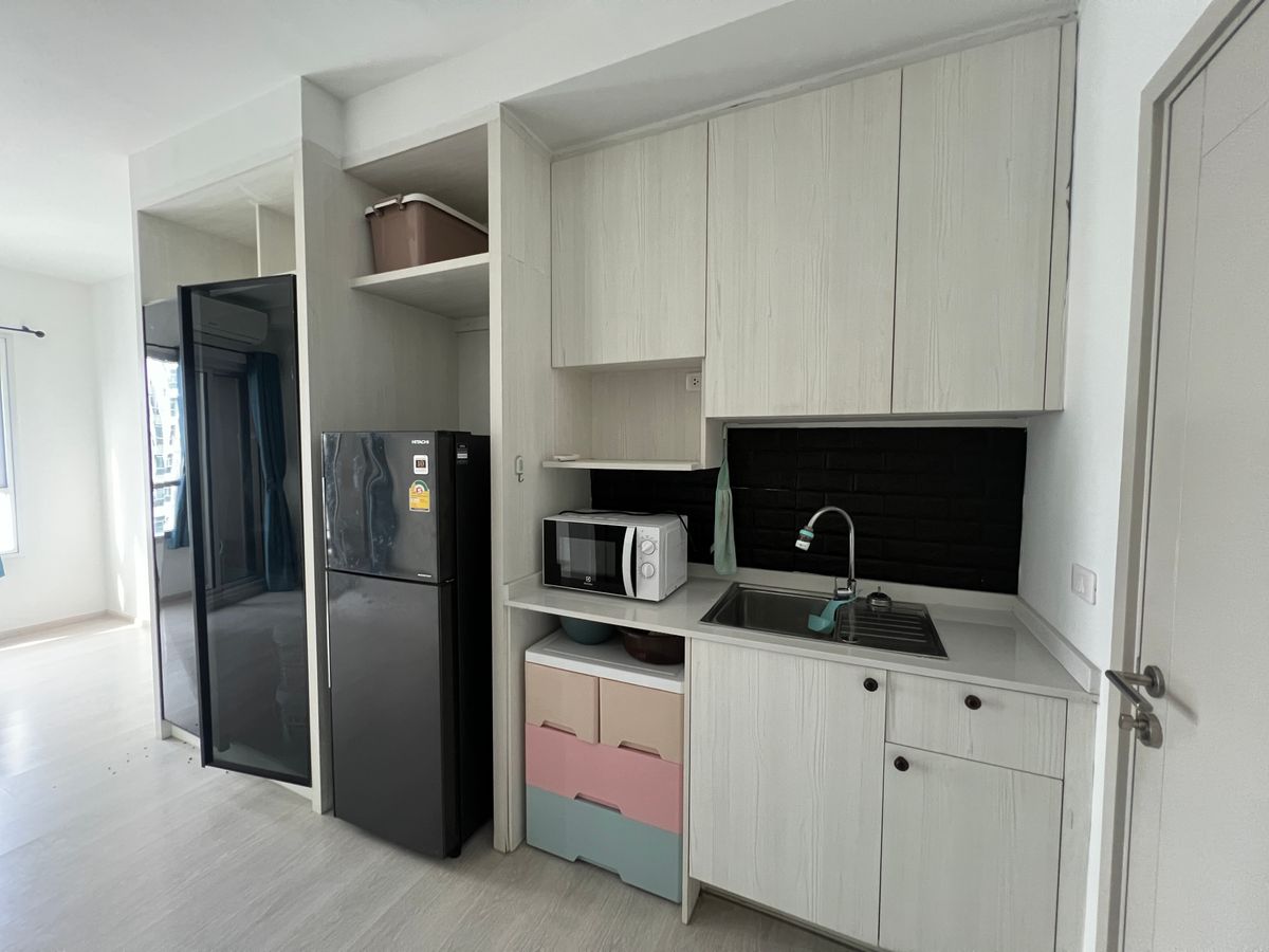 For SaleCondoBang Sue, Wong Sawang, Tao Pun : Sale Chapter One Shine Bang Pho, beautiful room, good view, convenient travel, lots of space, comfortable living, complete amenities, convenient travel, there is 7-11, near MRT Bang Pho / Bang Pho Hospital, only 600 meters.