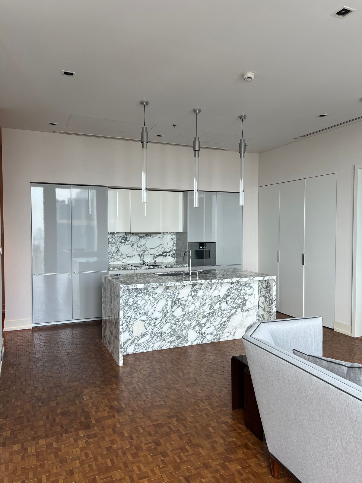 CondoSathorn, Narathiwat : 2BR/3BA – The Ritz-Carlton Residences, Bangkok | 126 sqm | 40+ Floor | Sathorn Road View