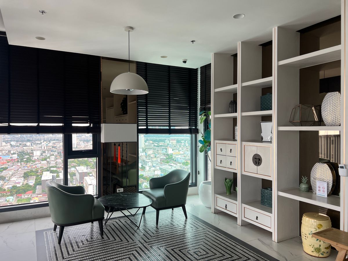 ขายคอนโดบางซื่อ วงศ์สว่าง เตาปูน : ขาย แชปเตอร์วัน ชายน์ บางโพ ห้องสวย วิวดี เดินทางสะดวก มีพื้นที่เยอะ อยู่สบาย สิ่งอำนวยความสะดวกครบเดินทางสะดวก มี 7-11 อยู่ใกล้ MRT บางโพ / รพ. บางโพเพียง 600 เมตร