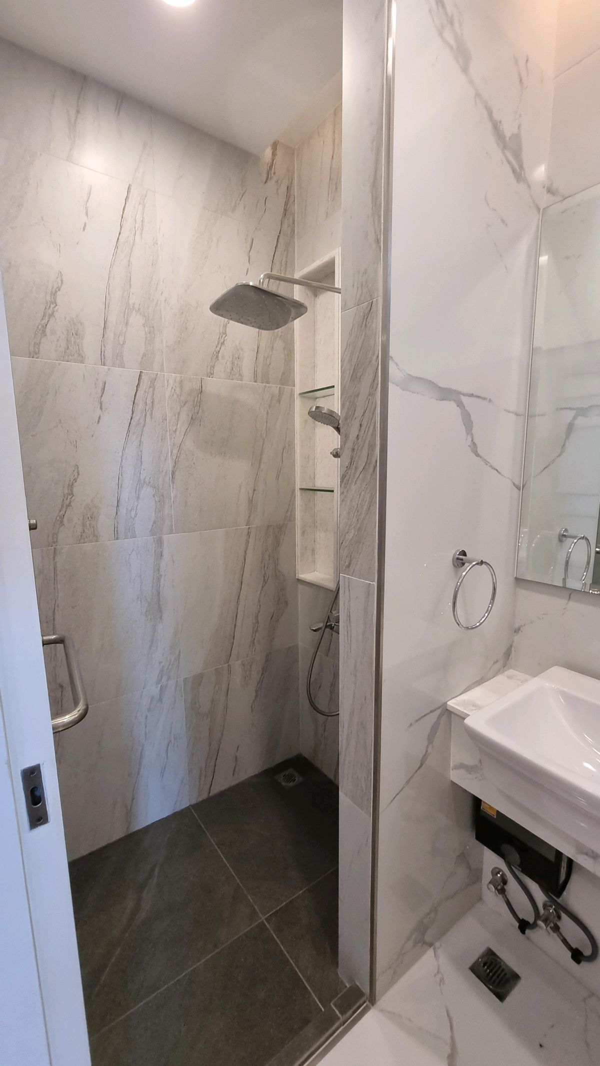 ให้เช่าทาวน์โฮมสุขุมวิท อโศก ทองหล่อ : ให้เช่า ทาวน์เฮ้าส์ 2 ชั้น ยูนิตมุม พื้นที่ 230 ตารางเมตร ทำเล พร้อมพงษ์ – ทองหล่อ