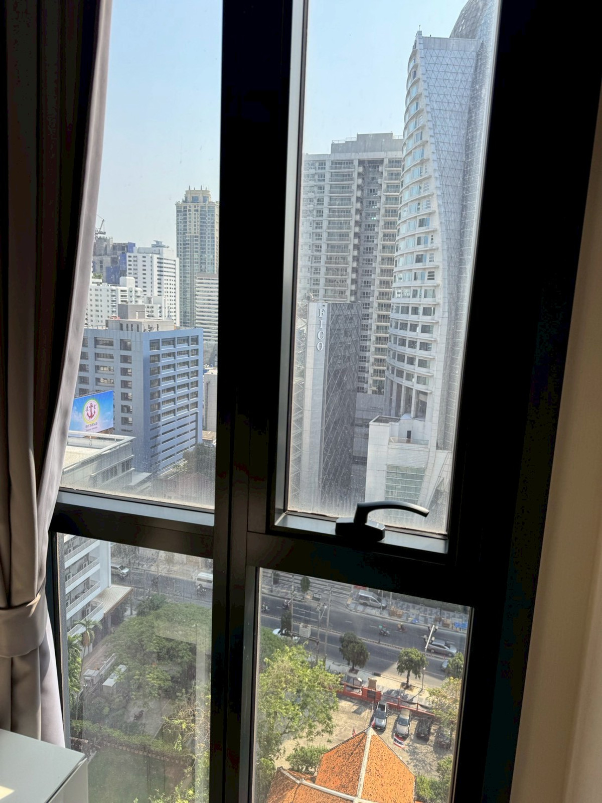 For RentCondoSukhumvit, Asoke, Thonglor : (For Rent)  1 Bed 1 Bath 34 Sqm. Fully furnished - READY TO MOVE IN ㅡ Next to 🚆20 meters from MRT Sukhumvit