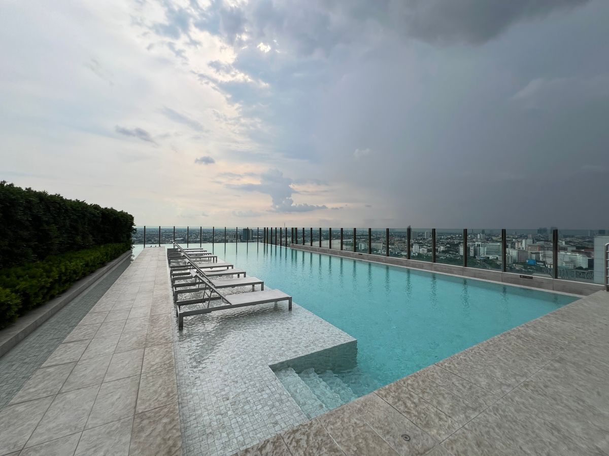 ขายคอนโดบางซื่อ วงศ์สว่าง เตาปูน : ขาย แชปเตอร์วัน ชายน์ บางโพ ห้องสวย วิวดี เดินทางสะดวก มีพื้นที่เยอะ อยู่สบาย สิ่งอำนวยความสะดวกครบเดินทางสะดวก มี 7-11 อยู่ใกล้ MRT บางโพ / รพ. บางโพเพียง 600 เมตร