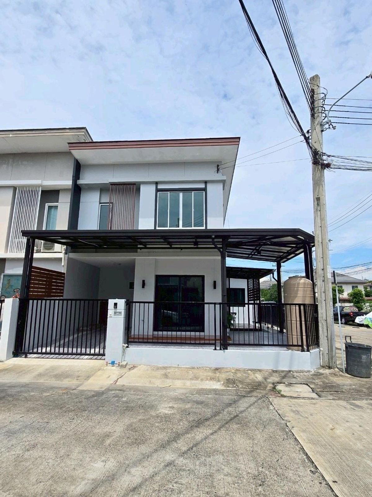 ขายทาวน์โฮมนวมินทร์ รามอินทรา : ทาวน์โฮม 2 ชั้น หมู่บ้านพฤกษาวิลล์ 62/1 ใกล้รถไฟฟ้าสายสีชมพู โลตัส บิ๊กซี แม็คโคร Homepro ไทวัสดุ ตลาดมีนบุรี สวนสยามทะเลกรุงเทพฯ โรงเรียนเศรษฐบุตรบําเพ็ญ รีโนเวทแล้วพร้อมอยู่