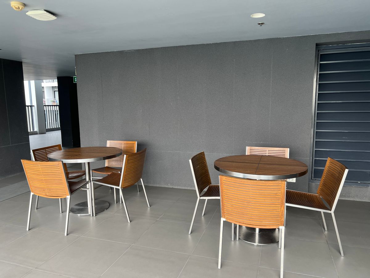 ขายคอนโดบางซื่อ วงศ์สว่าง เตาปูน : ขาย แชปเตอร์วัน ชายน์ บางโพ ห้องสวย วิวดี เดินทางสะดวก มีพื้นที่เยอะ อยู่สบาย สิ่งอำนวยความสะดวกครบเดินทางสะดวก มี 7-11 อยู่ใกล้ MRT บางโพ / รพ. บางโพเพียง 600 เมตร