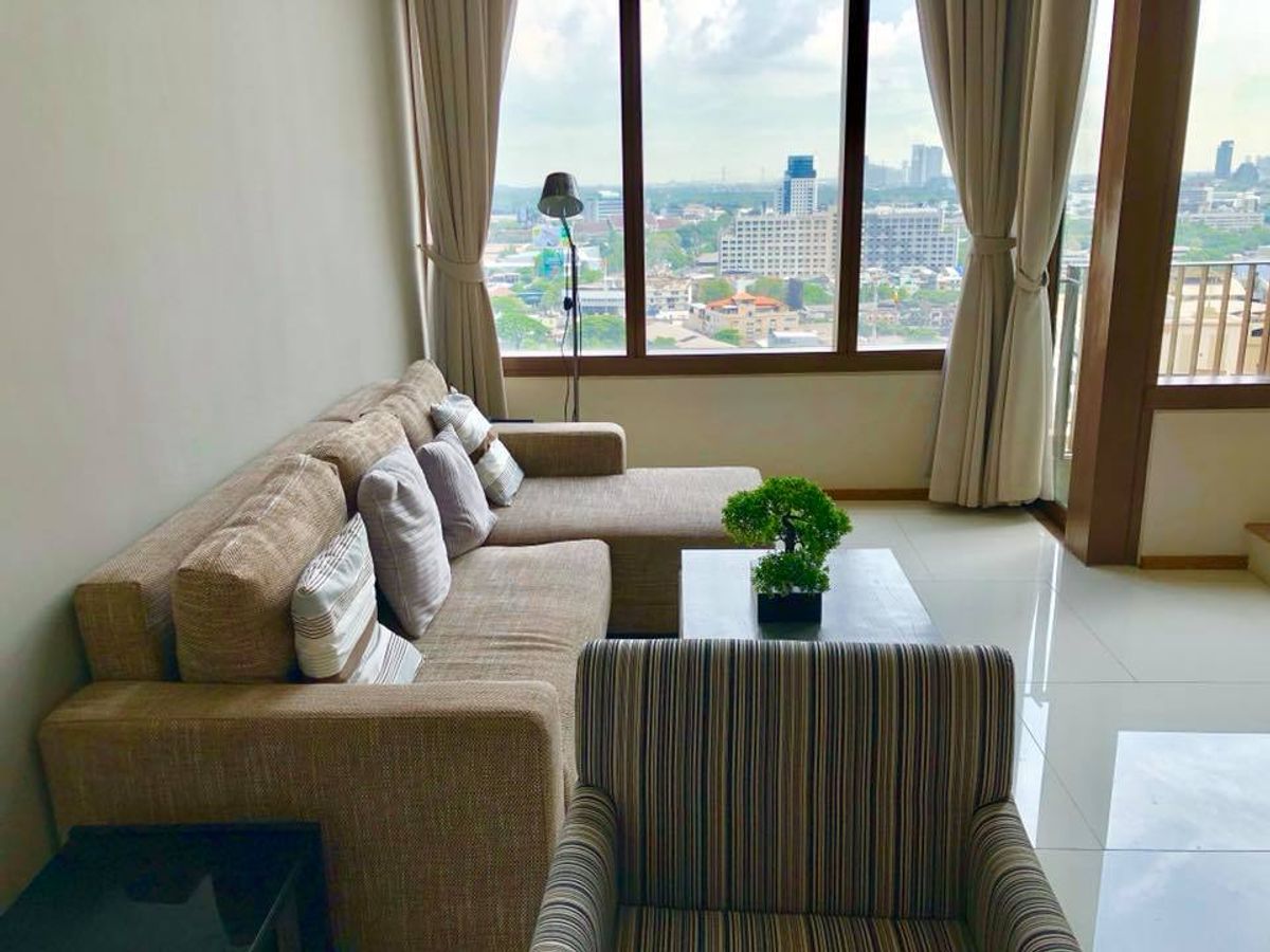 For RentCondoSukhumvit, Asoke, Thonglor : The Emporio Place, beautiful Durox room, ready on the 18th floor at the convenient travel project near BTS Phrom Phong.