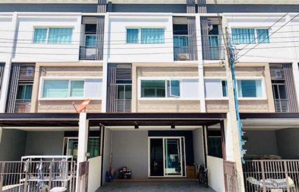 บางนา แบริ่ง ลาซาล : ขาย/ให้เช่า บิ้วอินสวย 20ตรว 4นอน3น้ำ ทาวน์โฮม 3 ชั้น พาทิโอ บางนา วงแหวน