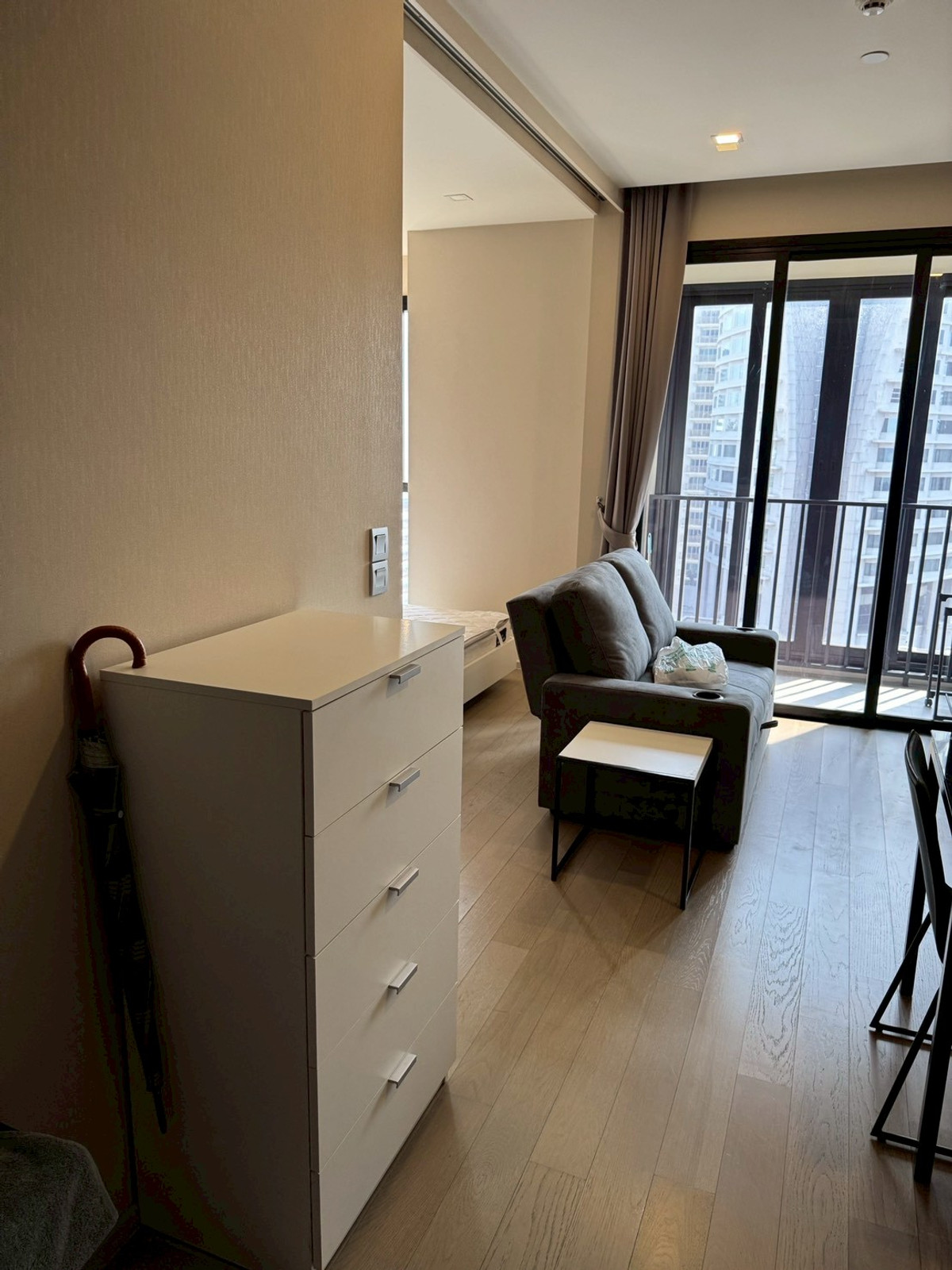 For RentCondoSukhumvit, Asoke, Thonglor : (For Rent)  1 Bed 1 Bath 34 Sqm. Fully furnished - READY TO MOVE IN ㅡ Next to 🚆20 meters from MRT Sukhumvit