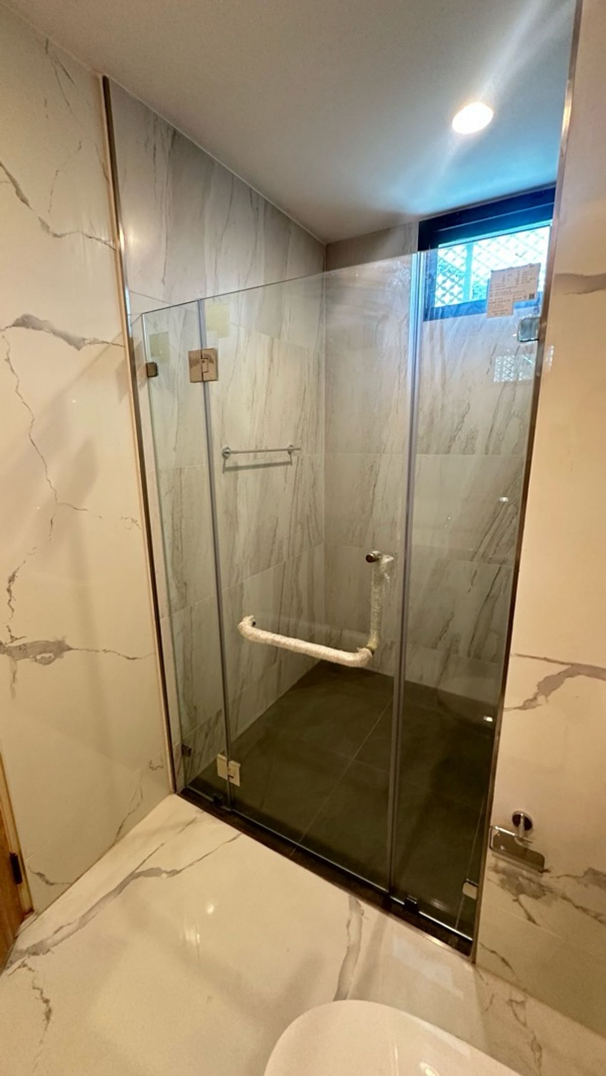 ให้เช่าทาวน์โฮมสุขุมวิท อโศก ทองหล่อ : ให้เช่า ทาวน์เฮ้าส์ 2 ชั้น  พื้นที่ 230 ตารางเมตร ทำเล พร้อมพงษ์ – ทองหล่อ