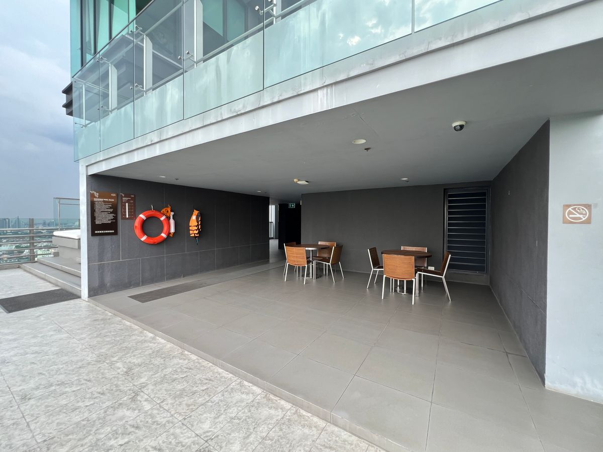 ขายคอนโดบางซื่อ วงศ์สว่าง เตาปูน : ขาย แชปเตอร์วัน ชายน์ บางโพ ห้องสวย วิวดี เดินทางสะดวก มีพื้นที่เยอะ อยู่สบาย สิ่งอำนวยความสะดวกครบเดินทางสะดวก มี 7-11 อยู่ใกล้ MRT บางโพ / รพ. บางโพเพียง 600 เมตร