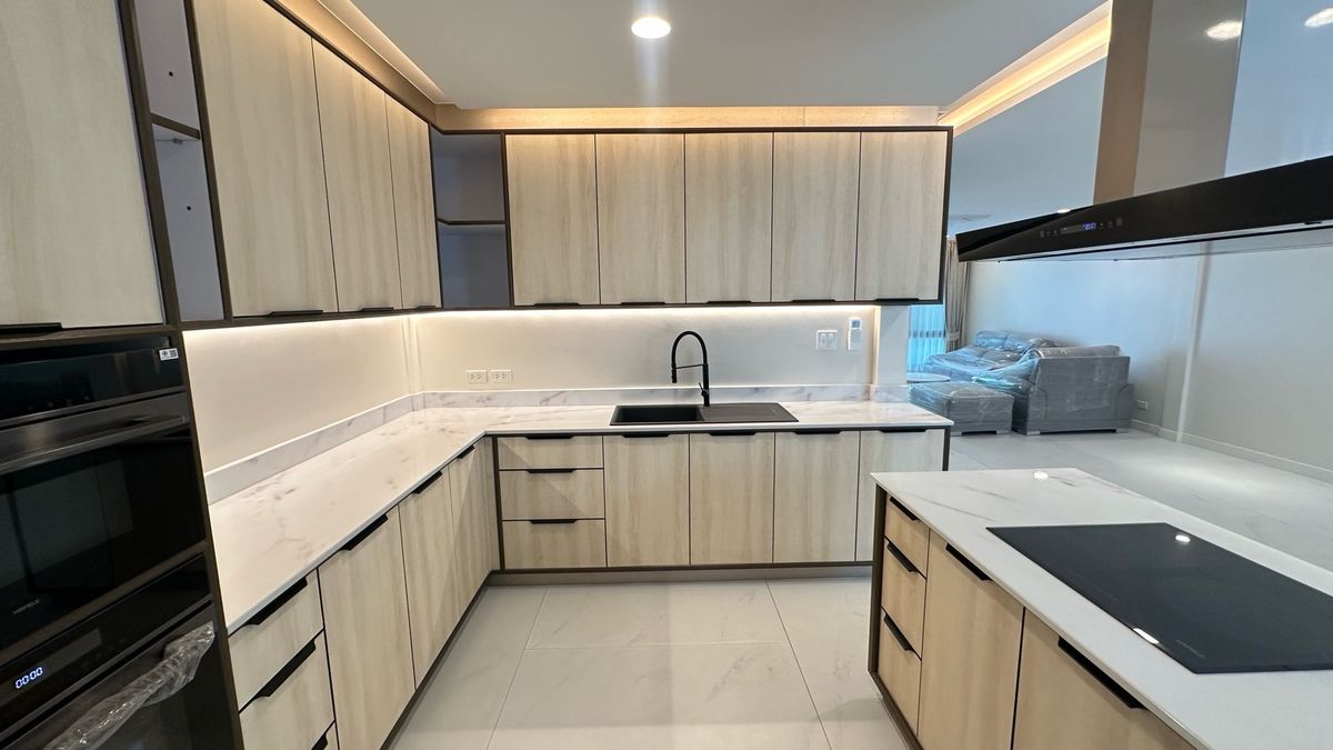 ให้เช่าทาวน์โฮมสุขุมวิท อโศก ทองหล่อ : ให้เช่า ทาวน์เฮ้าส์ 2 ชั้น  พื้นที่ 230 ตารางเมตร ทำเล พร้อมพงษ์ – ทองหล่อ