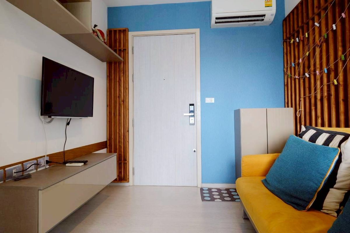 For RentCondoSukhumvit, Asoke, Thonglor : Swimming pool view Condo for rent 22,000 baht/month, Rit, Sukhumvit 36-38, 19th floor, complete with