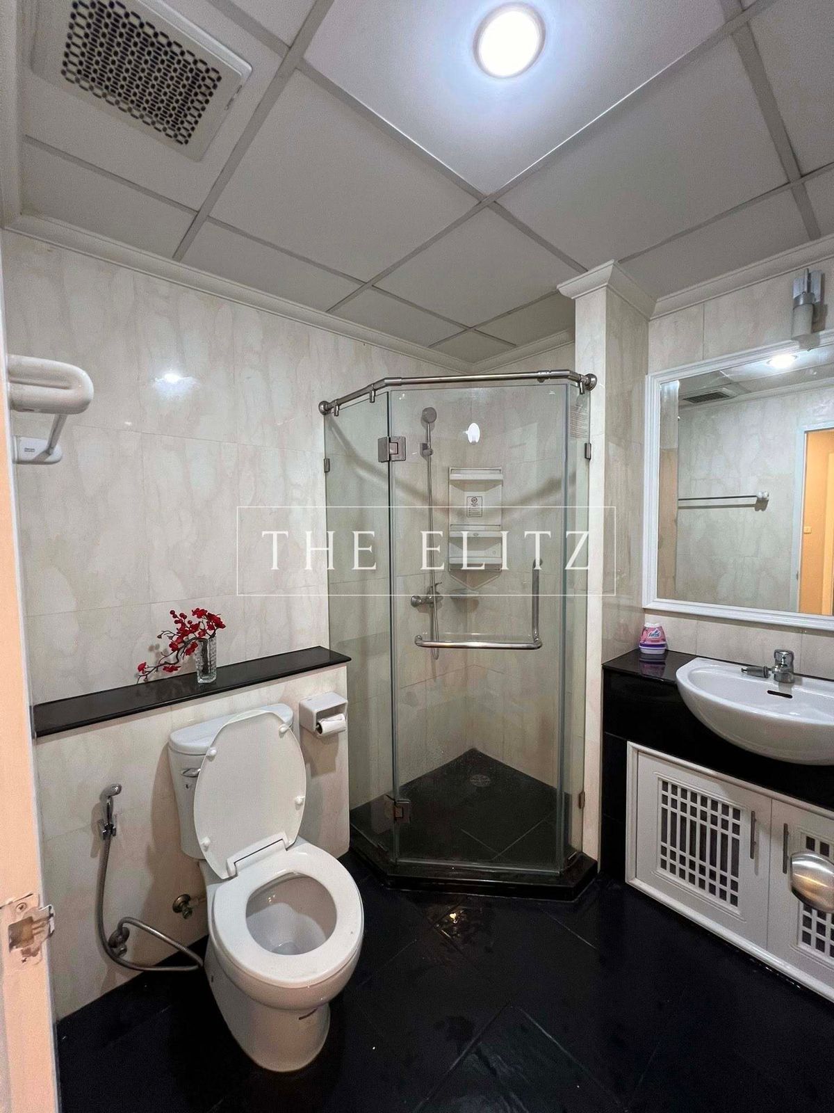 For RentCondoSukhumvit, Asoke, Thonglor : ✨ Superior level, Asoke, Supalai Premier Place, special room, business location at a price that is more than expected ✔