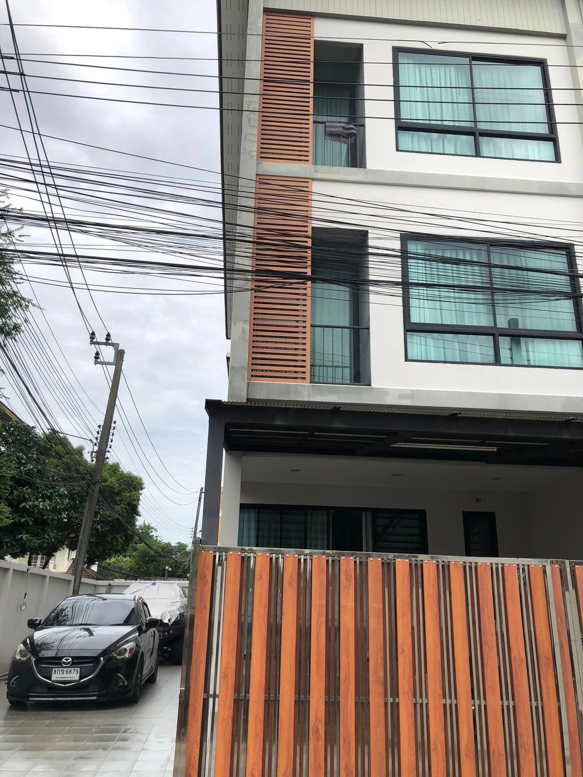 For SaleTownhomeOnnut, Udomsuk : Townhouse 3-story corner for sale on Punnawithi 31