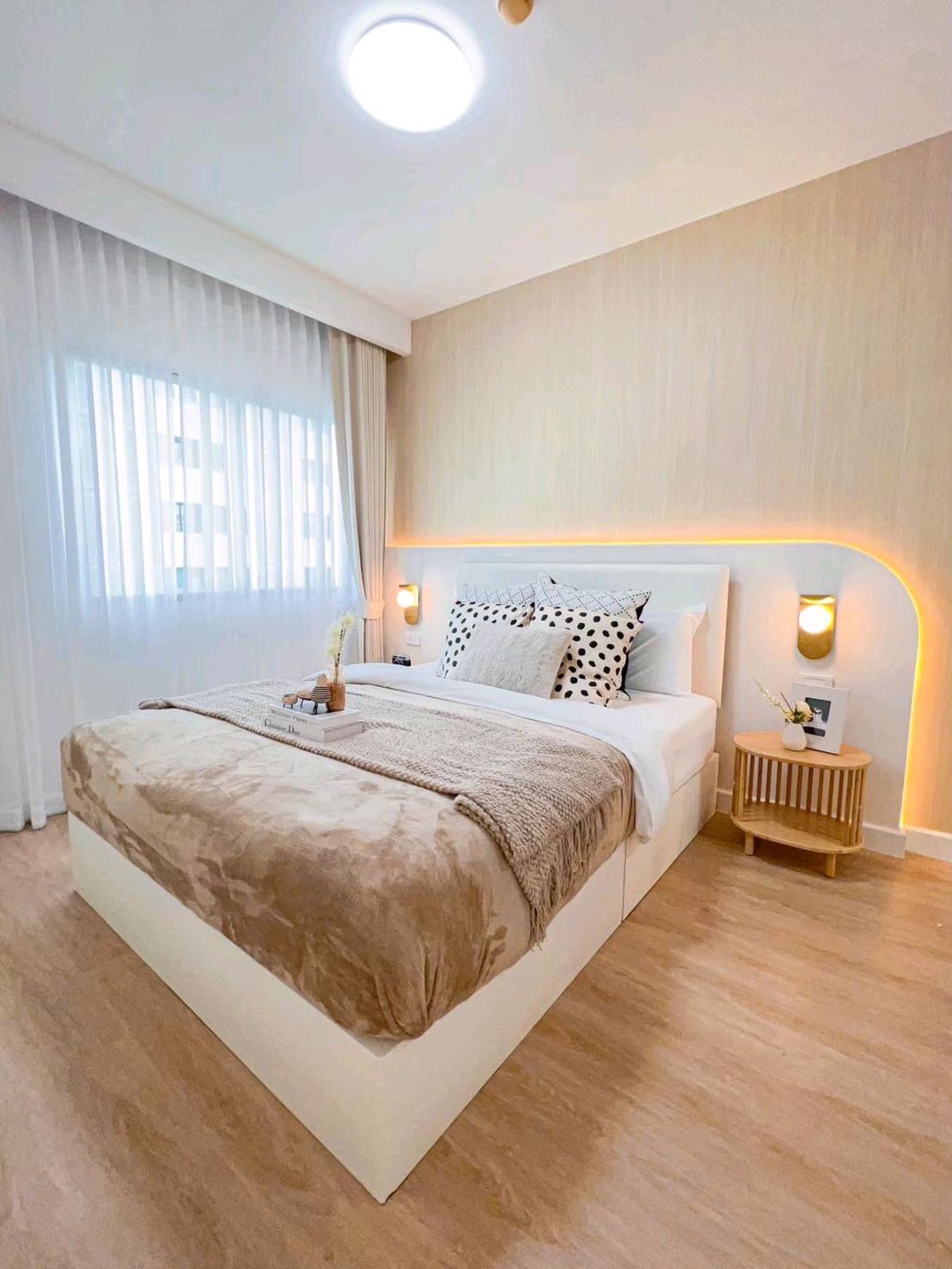 For SaleCondoRama9, Petchburi, RCA : Condo near the electric train can walk 2 large, 1, in the heart of Rama 9, near MRT, only 750 meters.