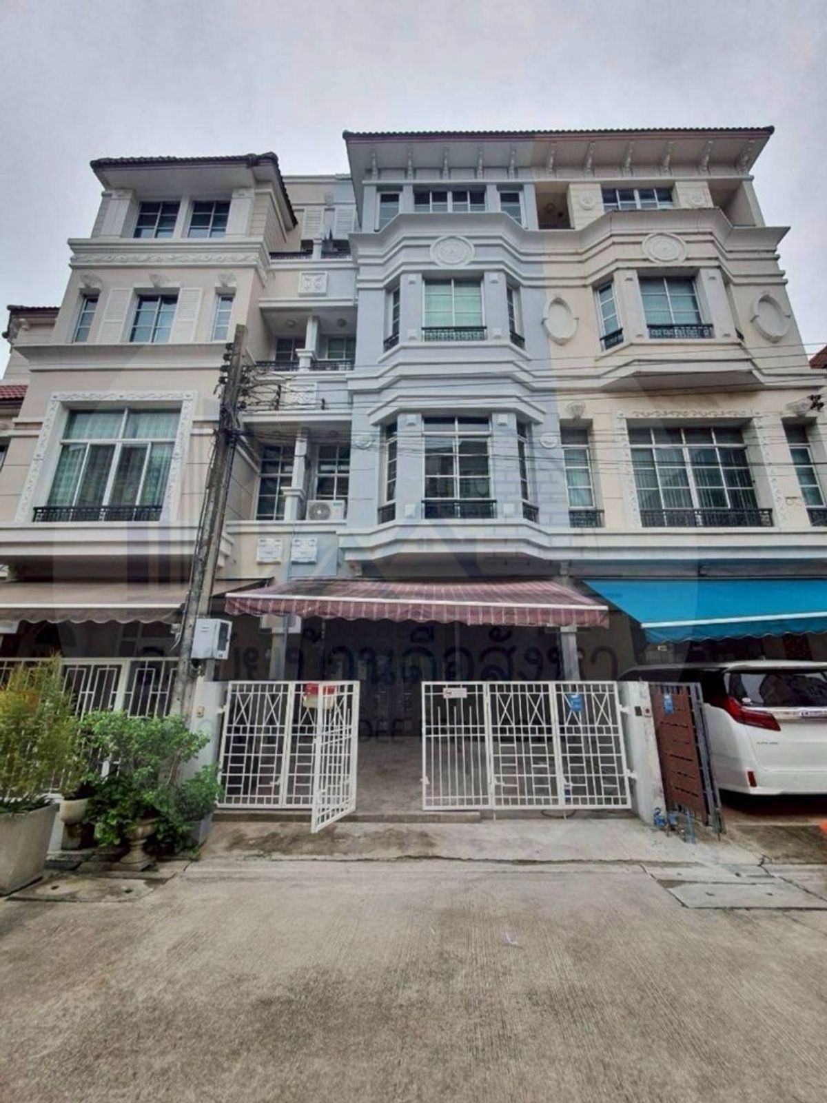 For RentTownhomeSapankwai,Jatujak : Townhome for rent, Baan Klang Muang The Paris Ratchavipha 🏡💸💸