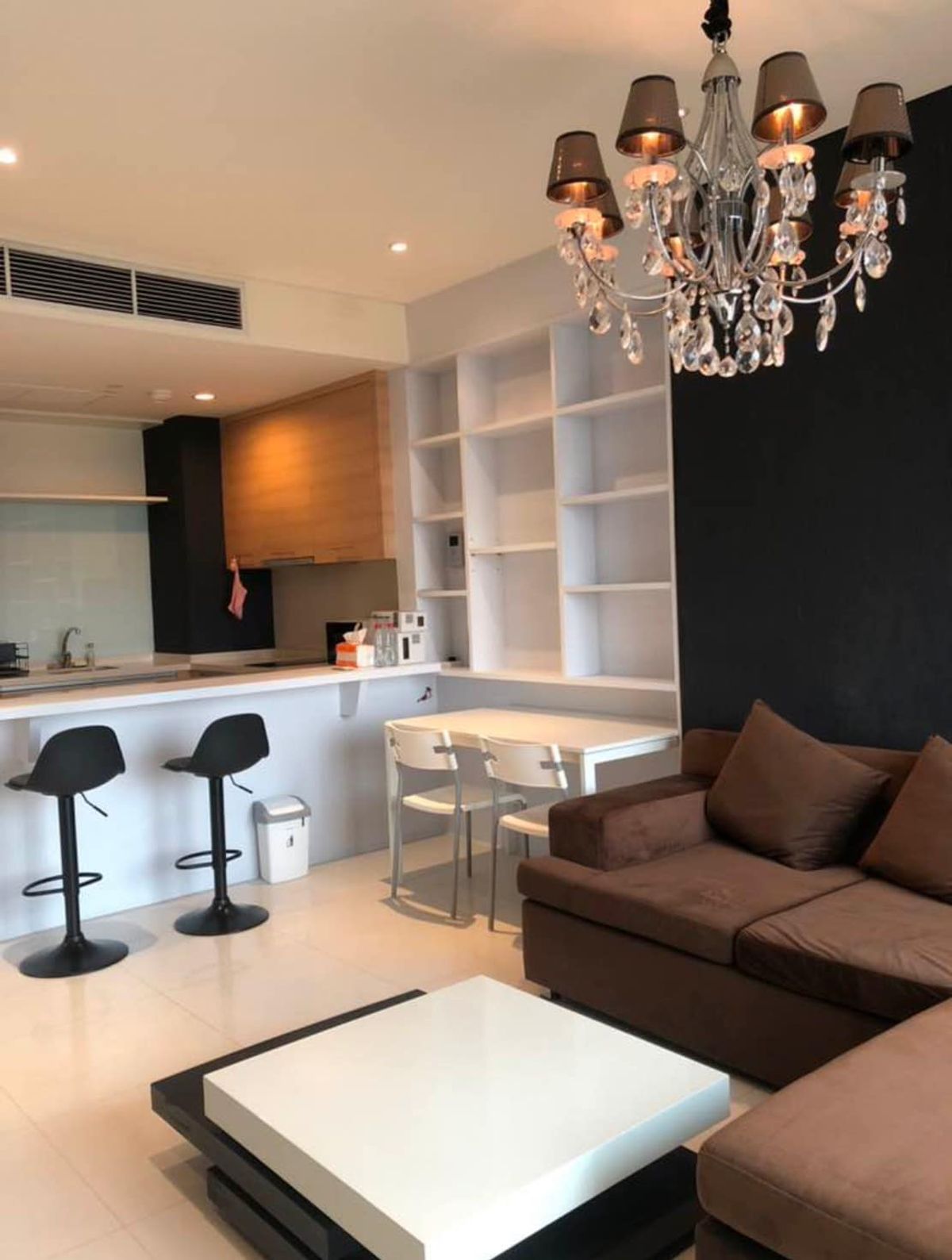 ขายคอนโดสุขุมวิท อโศก ทองหล่อ : Aguston Sukhumvit 22 / ห้องแต่งสวย ชั้นสูง เลี้ยงสัตว์ได้ / 1ห้องนอน 57 ตร.ม. โทร 0937890899