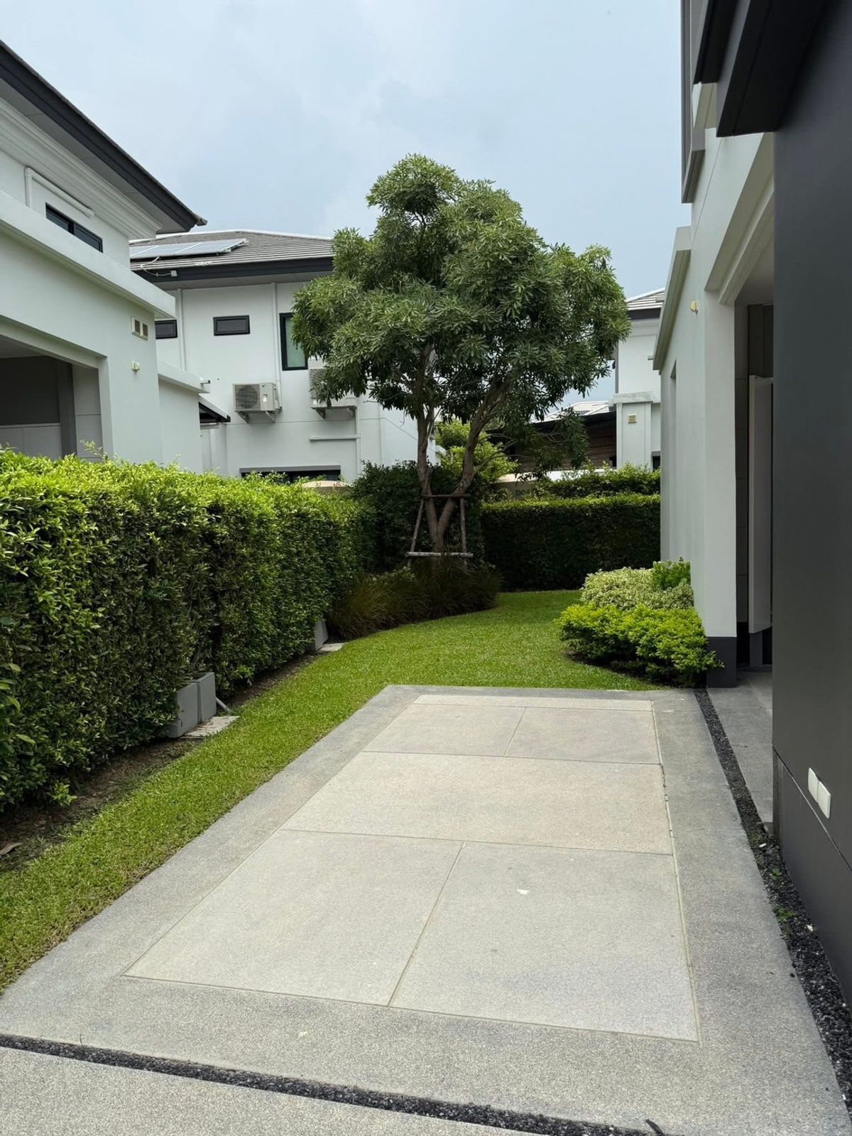 ขายบ้านแจ้งวัฒนะ เมืองทอง : ขายบ้านเดี่ยว 2 ชั้น โครงการเศรษฐสิริ แจ้งวัฒนะ - ประชาชื่น 2 หลังมุม เนื้อที่ 119.6 ตารางวา 3 ห้องนอน พร้อมเฟอร์นิเจอร์ ถนนเลียบคลองประปา ตำบลบ้านใหม่ อำเภอปากเกร็ด จังหวัดนนทบุรี