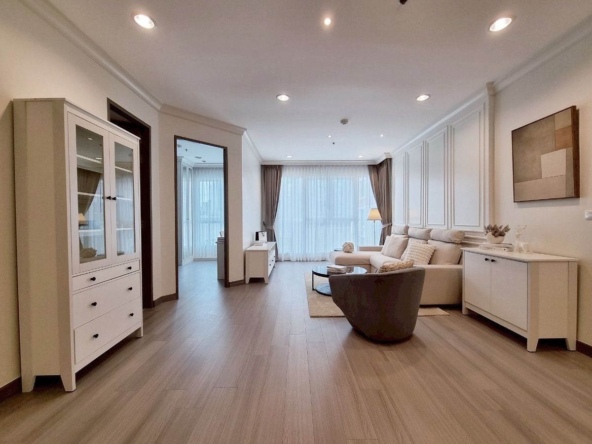 For RentCondoSukhumvit, Asoke, Thonglor : For rent and sale: RENOVATED Citismart Sukhumvit 18, 123 sqm, 3 BR/ 3B, high floor, 5 min walk to BTS Asoke/ MRT Sukhumvit