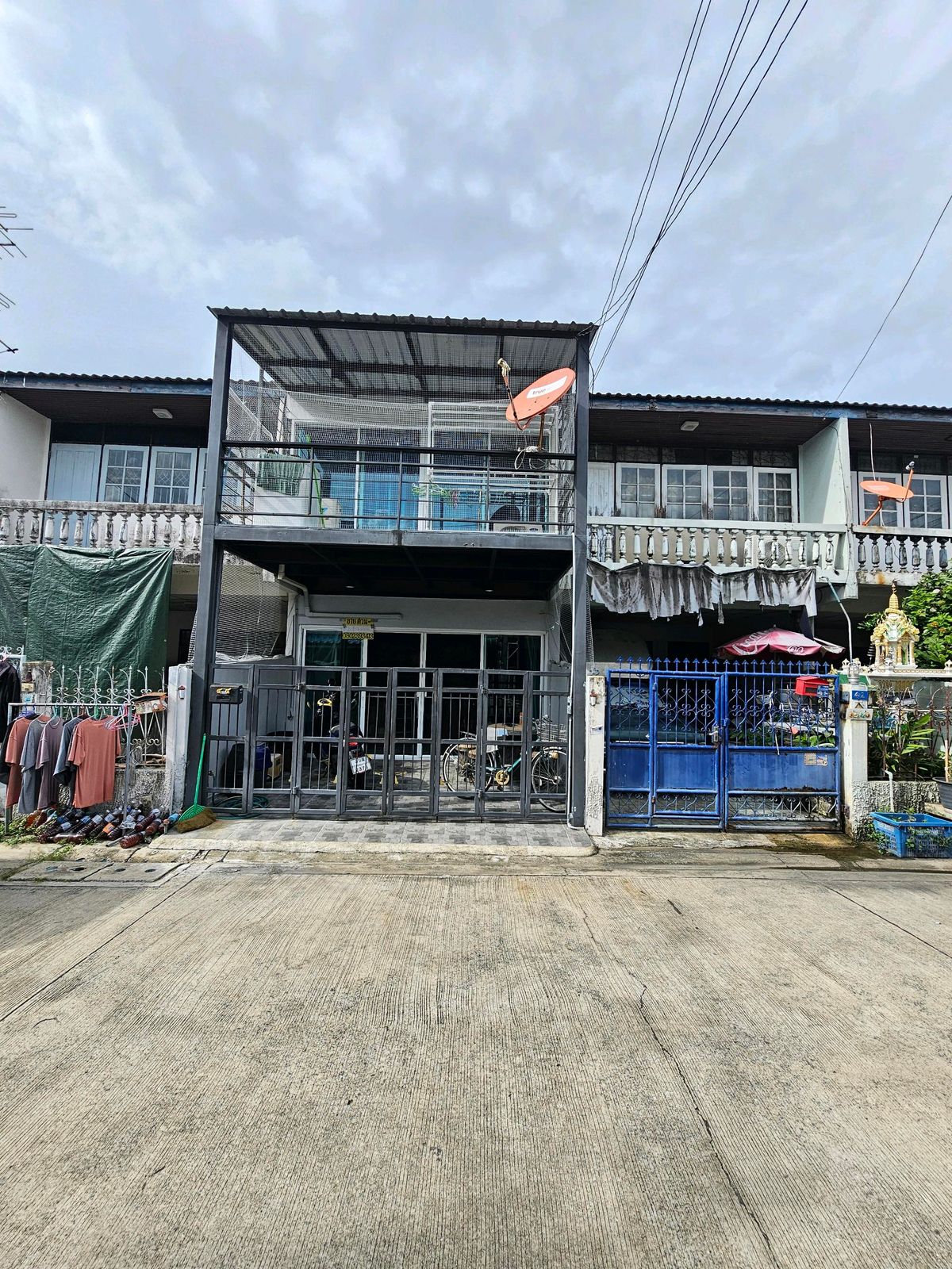 ขายทาวน์โฮมพระราม 5 ราชพฤกษ์ บางกรวย : ขายทาวน์เฮ้าส์ 2 ชั้น (Renovate แล้ว) ซ.ติวานนท์ 1 ใกล้ MRT กระทรวงสาธารณสุข
เนื้อที่ 20 ตร.ว. พื้นที่ใช้สอย 160 ตรม. 