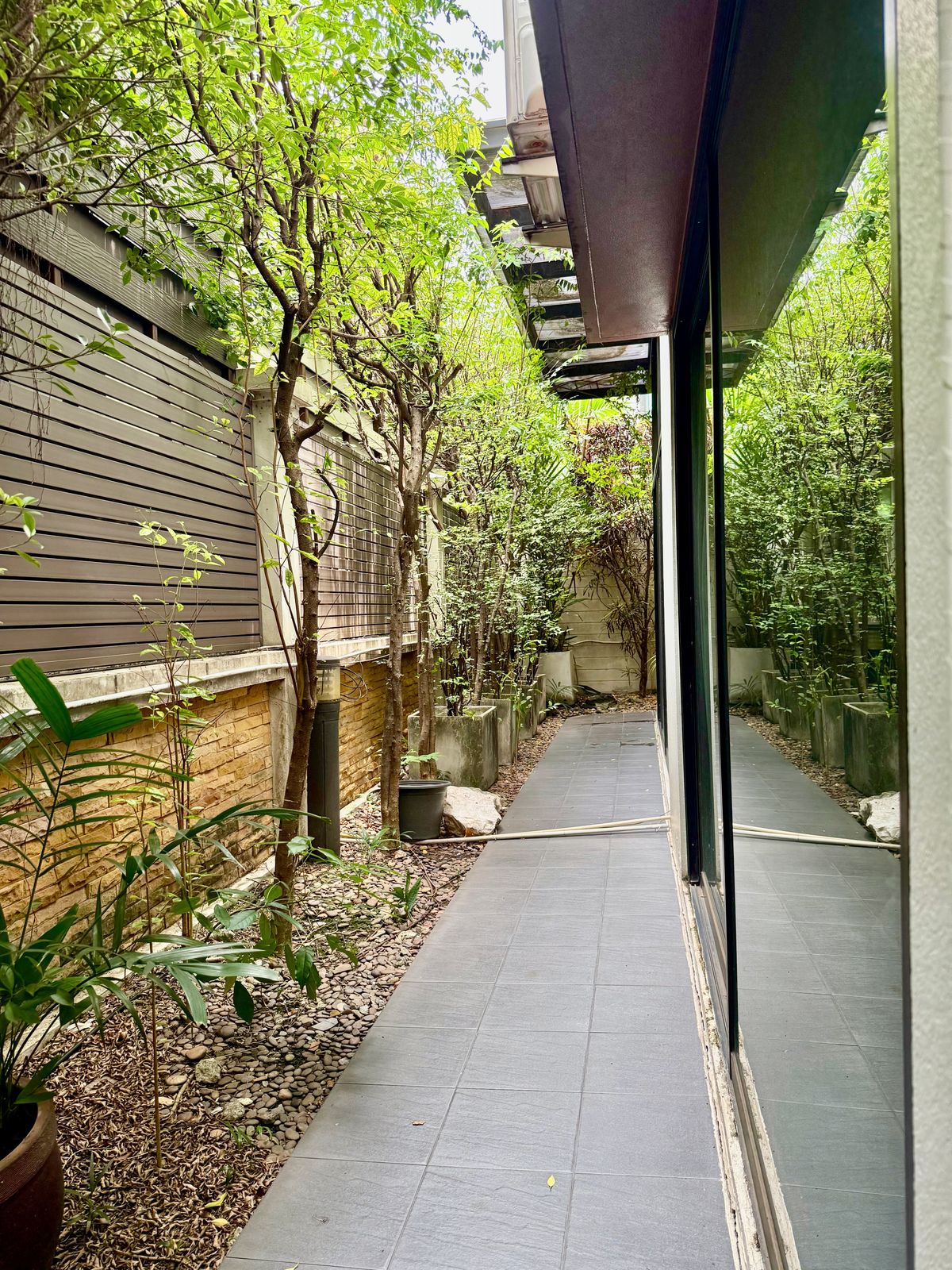 For SaleHotel&Apartment BusinessSukhumvit, Asoke, Thonglor : Apartments for sale“ Ban Sasida “4 Building, 229 sq.w. 1240 sq. meters, Sukhumvit 24