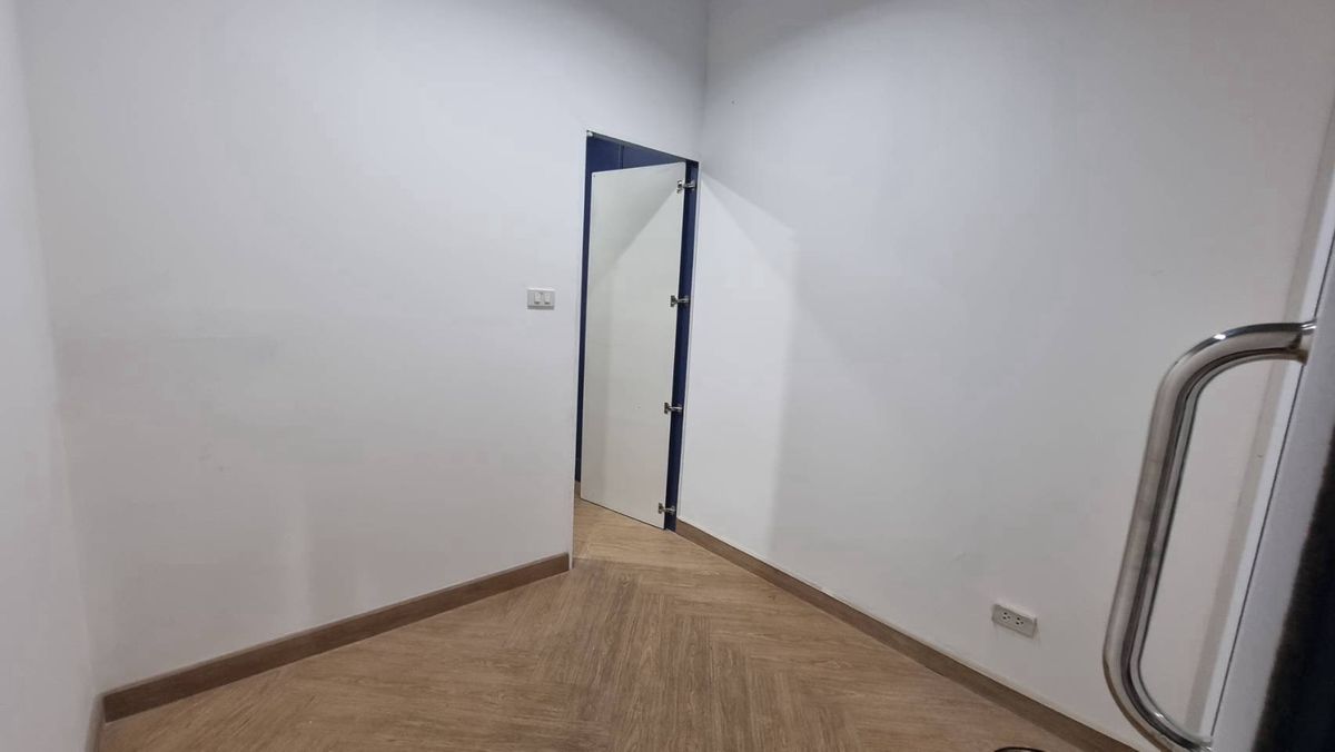 For RentOfficeSukhumvit, Asoke, Thonglor : Office for Rent near BTS Asoke – 24/7 AccessSize: 256.80 sq.m