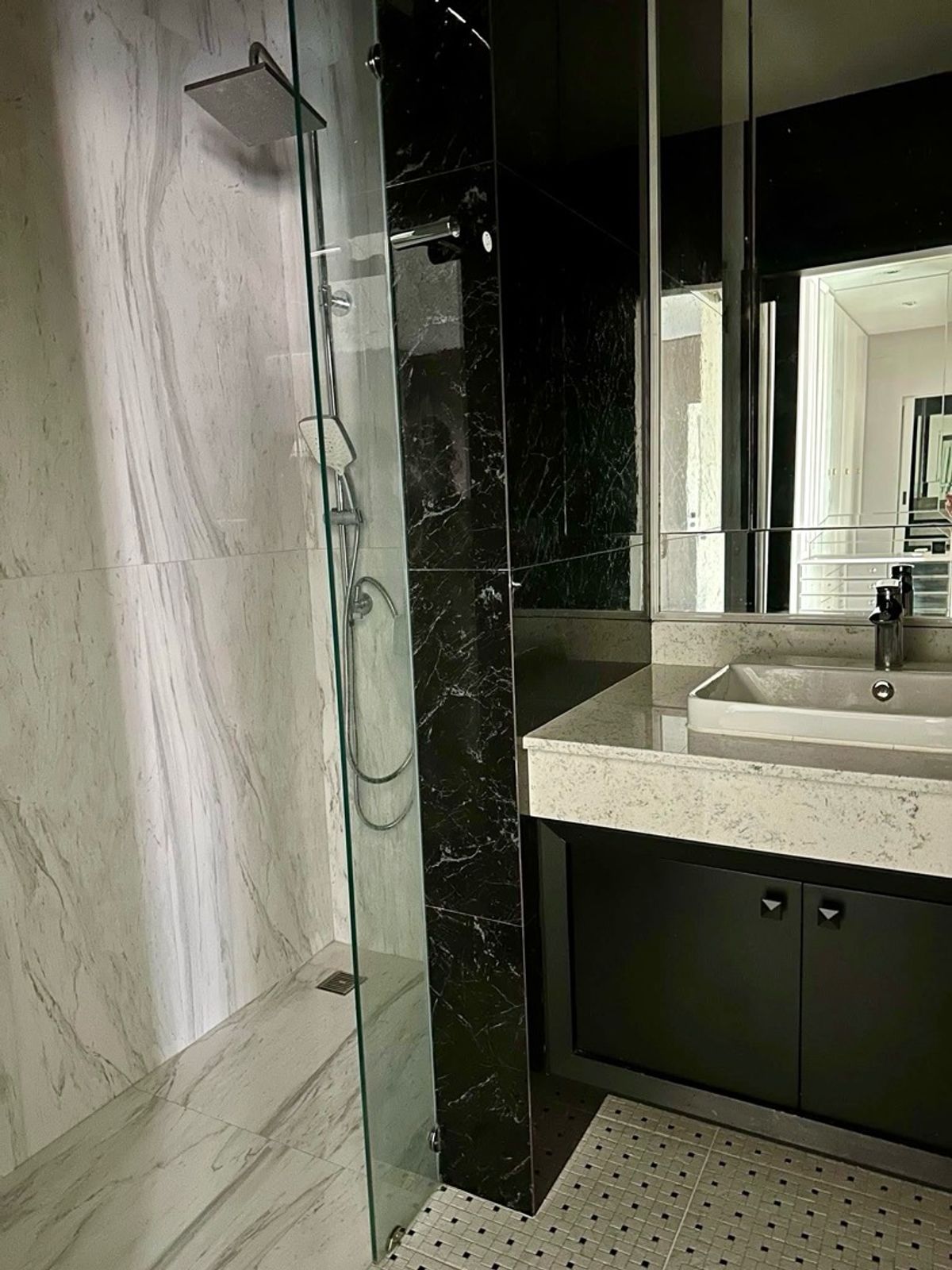 ให้เช่าบ้านพัฒนาการ ศรีนครินทร์ : 📢👇บ้านเดี่ยวใหม่ รายล้อมด้วยห้างสรรพสินค้าชั้นนำ สถาบันการศึกษา และโรงพยาบาลชั้นดี เดินทางสะดวก เชื่อมต่อหลายเส้นทางหลัก เหมาะสำหรับครอบครัวที่มองหาความสะดวกสบายและคุณภาพชีวิตที่ลงตัว