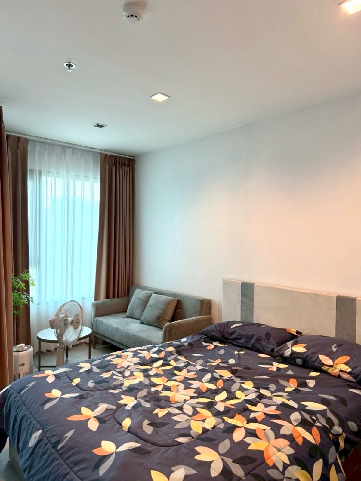 ให้เช่าคอนโดท่าพระ ตลาดพลู วุฒากาศ : ให้เช่า คอนโด Life Sathorn Sierra ตกแต่งสวย*พร้อมเข้าอยู่(เดินทางไปสาทรใน5นาที ติดbtsตลาดพลู150ม)BTS ตลาดพลู 150 เมตรชั้น28 ขนาด 29ตร.ม.  ค่าเช่า14,000บาท สัญญา1ปี1 Bedroom 1 Bathroom Digital door lock ส่วนกลาง 5 ไร่