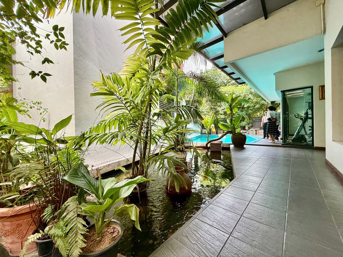 For SaleHotel&Apartment BusinessSukhumvit, Asoke, Thonglor : Apartments for sale“ Ban Sasida “4 Building, 229 sq.w. 1240 sq. meters, Sukhumvit 24