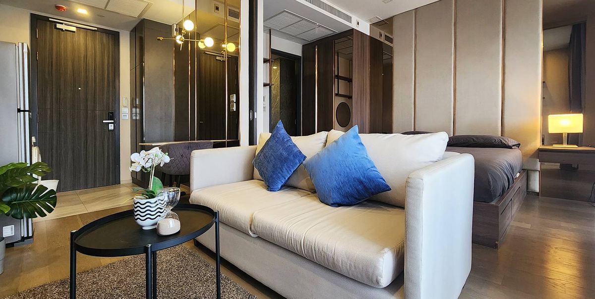 For RentCondoSukhumvit, Asoke, Thonglor : 📍 Ready to stay in the Ashton Asoke project (Ashton Asoke) ** Addicted to MRT Sukhumvit and near the Terminal 21, 25 Size 35 sqm. Contact us at Call: 0955071632 (AG guide) Add LINE.