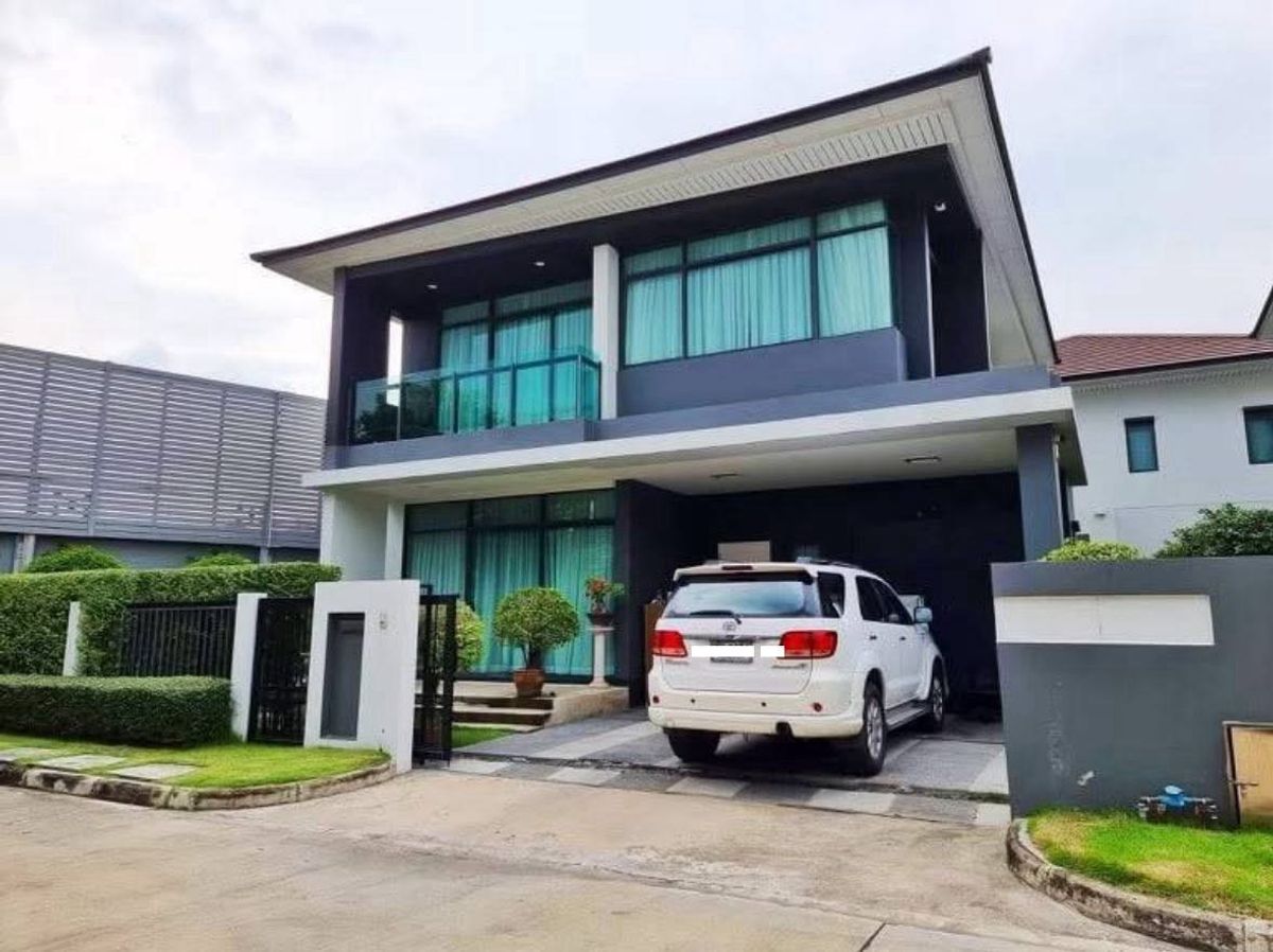For RentHousePattanakan, Srinakarin : Spacious Luxury Single House at Setthasiri Krungthep Kreetha 