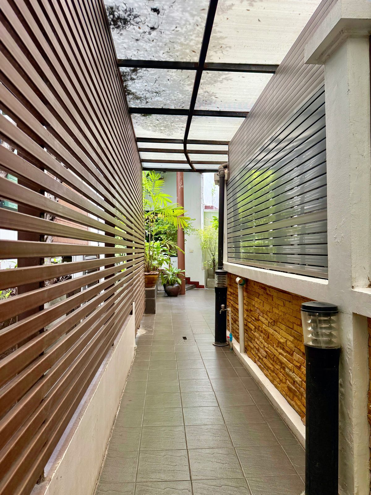 For SaleHotel&Apartment BusinessSukhumvit, Asoke, Thonglor : Apartments for sale“ Ban Sasida “4 Building, 229 sq.w. 1240 sq. meters, Sukhumvit 24