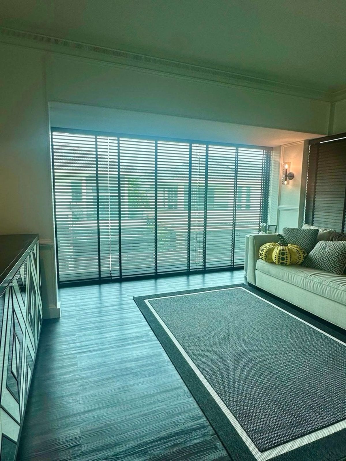 ให้เช่าบ้านพัฒนาการ ศรีนครินทร์ : 📢👇บ้านเดี่ยวใหม่ รายล้อมด้วยห้างสรรพสินค้าชั้นนำ สถาบันการศึกษา และโรงพยาบาลชั้นดี เดินทางสะดวก เชื่อมต่อหลายเส้นทางหลัก เหมาะสำหรับครอบครัวที่มองหาความสะดวกสบายและคุณภาพชีวิตที่ลงตัว