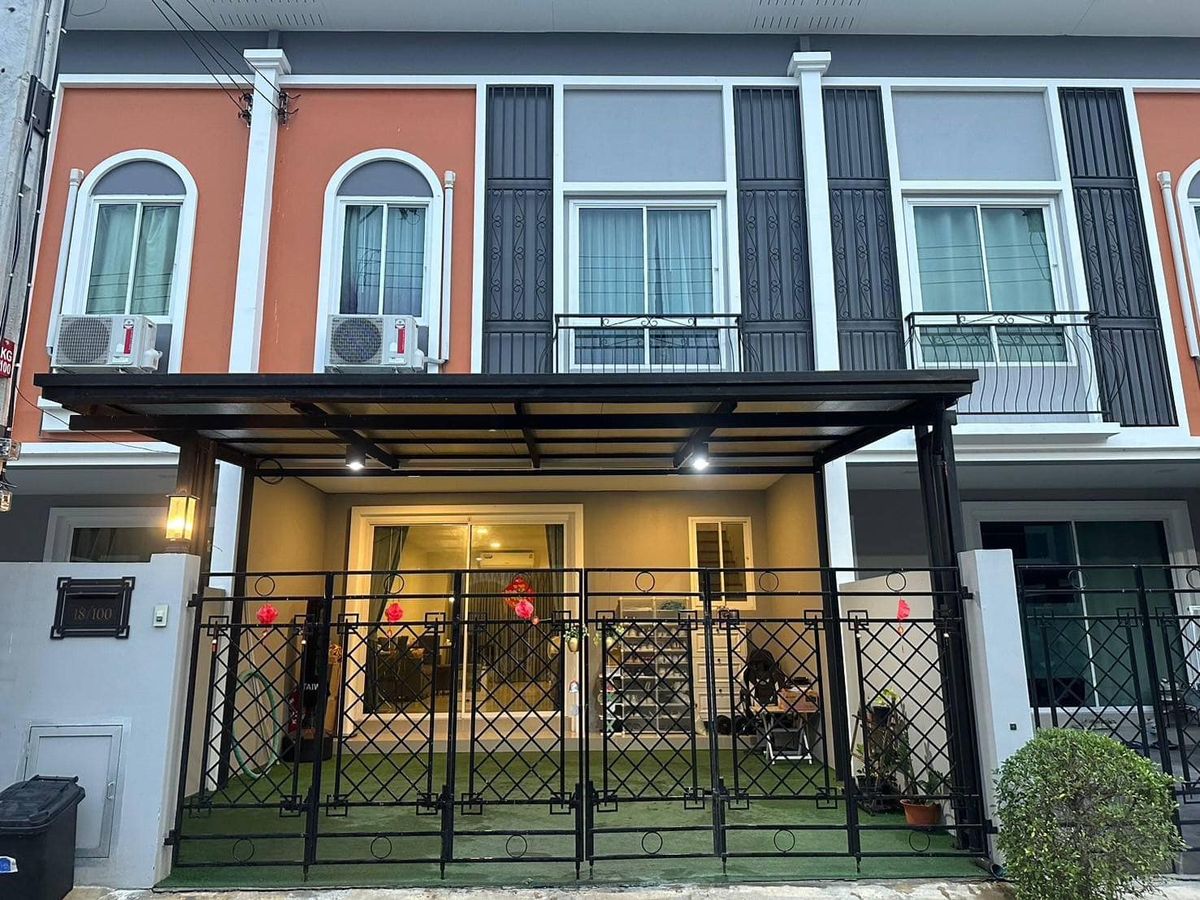 ให้เช่าทาวน์โฮมลาดกระบัง สุวรรณภูมิ : ให้เช่าทาวน์โฮม 2 ชั้น โครงการ The Verona Village พระราม9 - กรุงเทพกรีฑา  แอร์เฟอร์นิเจอร์ครบ มี3ห้องนอน3ห้องน้ำ ราคาเช่า25,000บาท