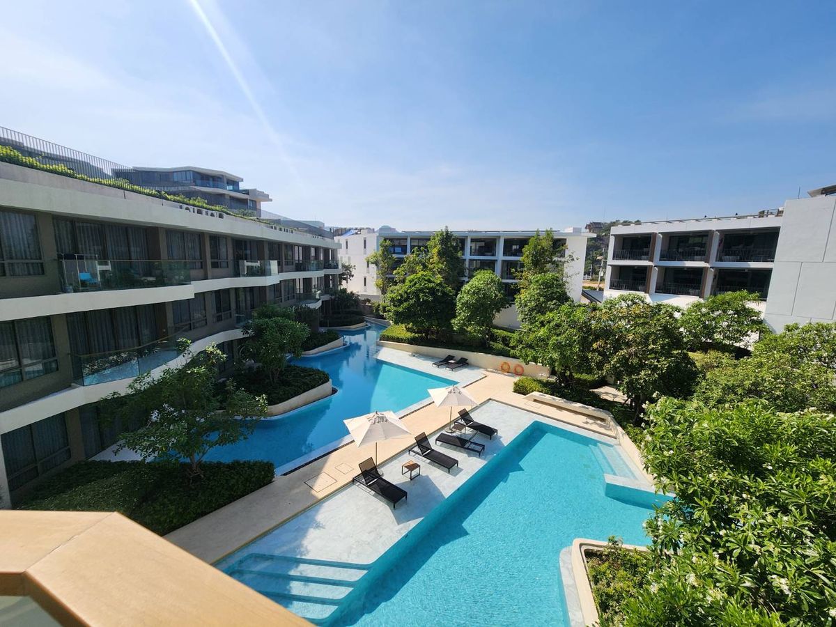 For RentCondoHuahin, Prachuap Khiri Khan, Pran Buri : Luxury Beachfront Condo in Hua Hin – 2 Bedrooms, Ready to Move In